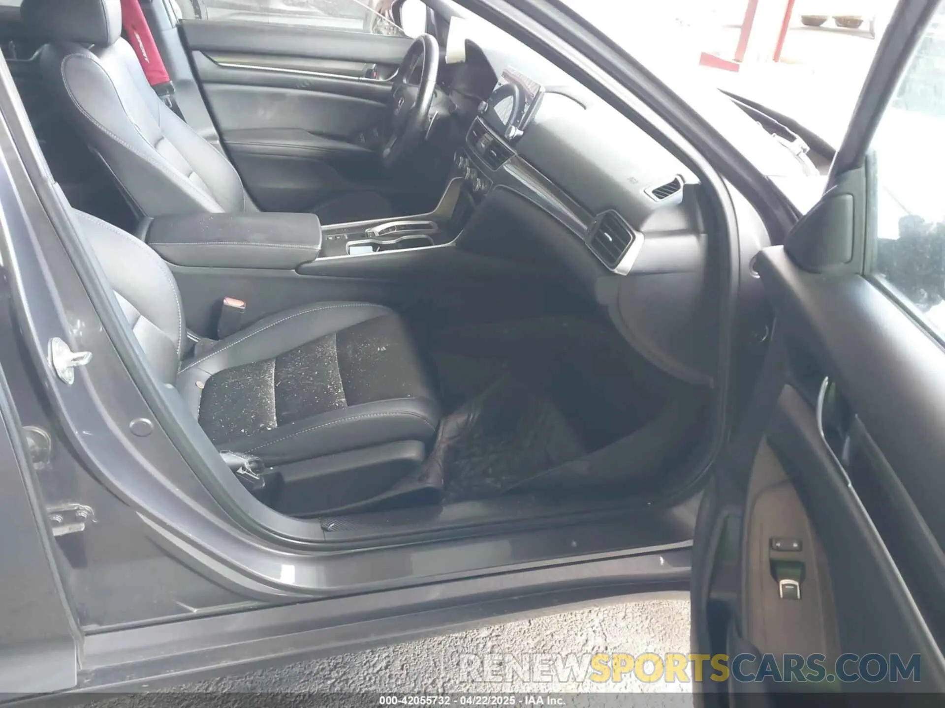 5 Photograph of a damaged car 1HGCV2F32LA029463 HONDA ACCORD 2020