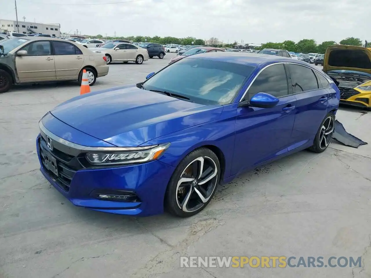 1 Photograph of a damaged car 1HGCV2F35LA004606 HONDA ACCORD 2020