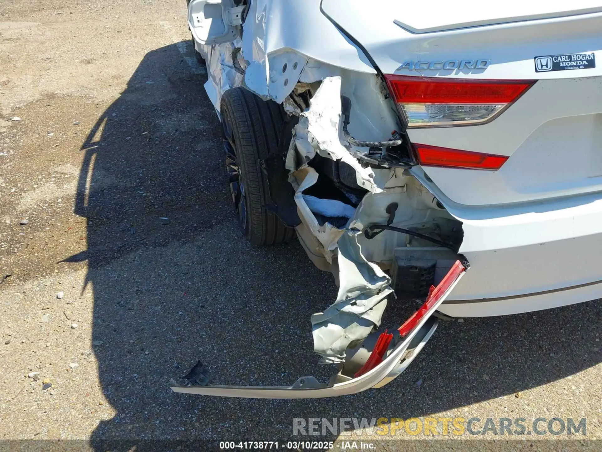 18 Photograph of a damaged car 1HGCV2F38LA008259 HONDA ACCORD 2020