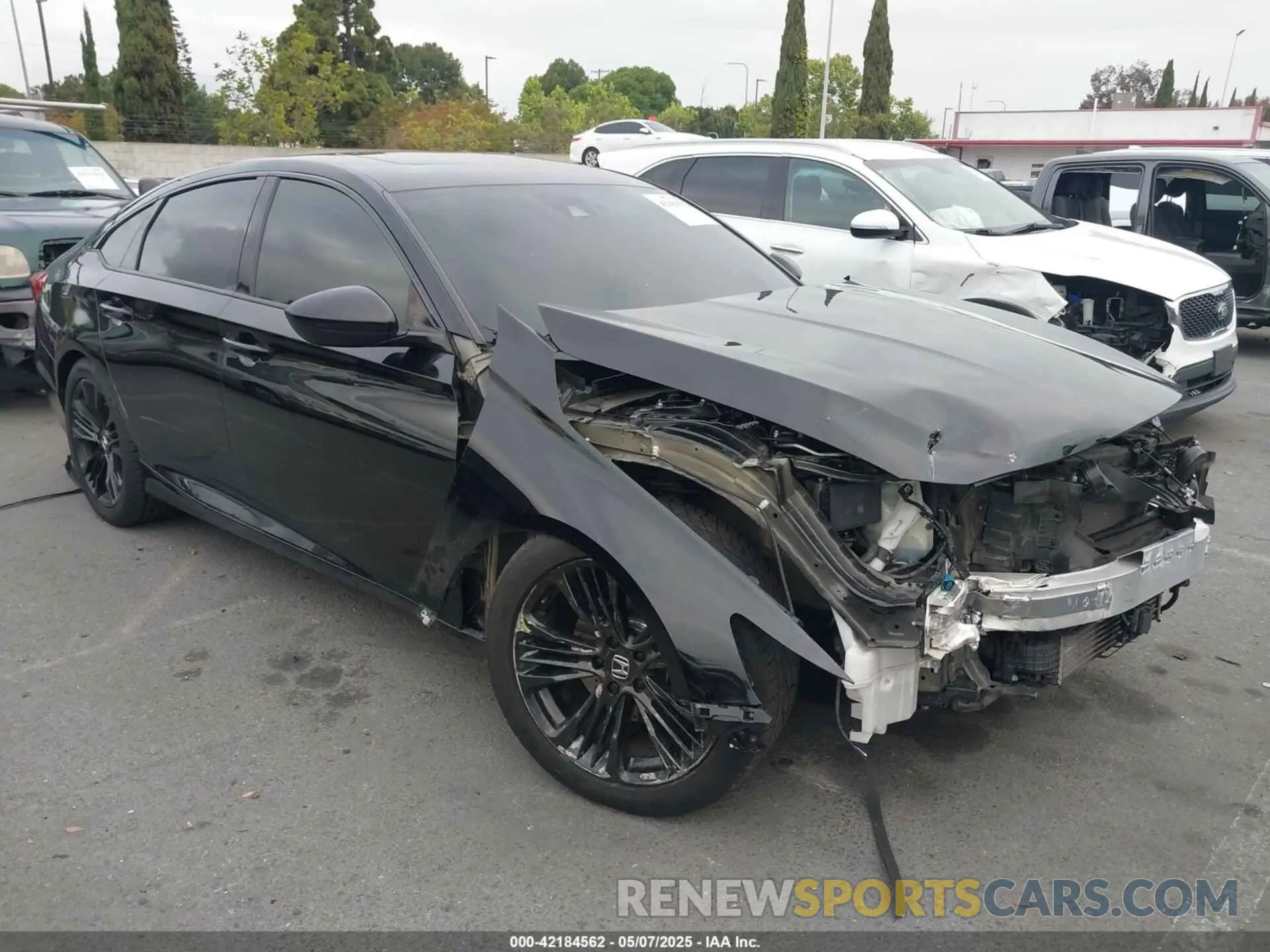 1 Photograph of a damaged car 1HGCV2F38LA012425 HONDA ACCORD 2020