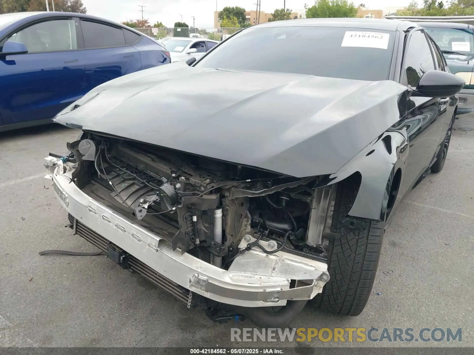 6 Photograph of a damaged car 1HGCV2F38LA012425 HONDA ACCORD 2020