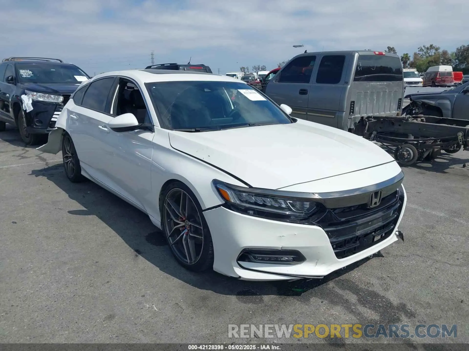 1 Photograph of a damaged car 1HGCV2F3XLA013575 HONDA ACCORD 2020