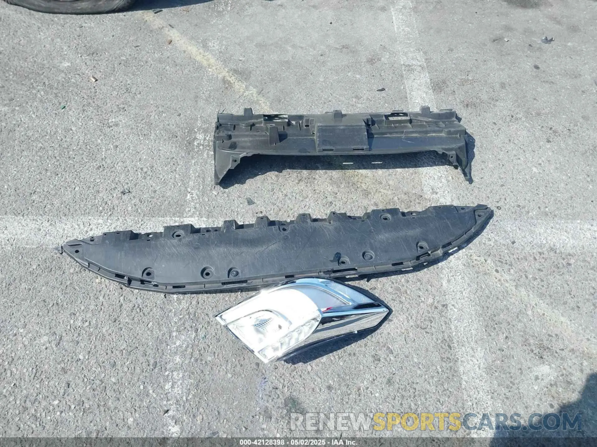12 Photograph of a damaged car 1HGCV2F3XLA013575 HONDA ACCORD 2020