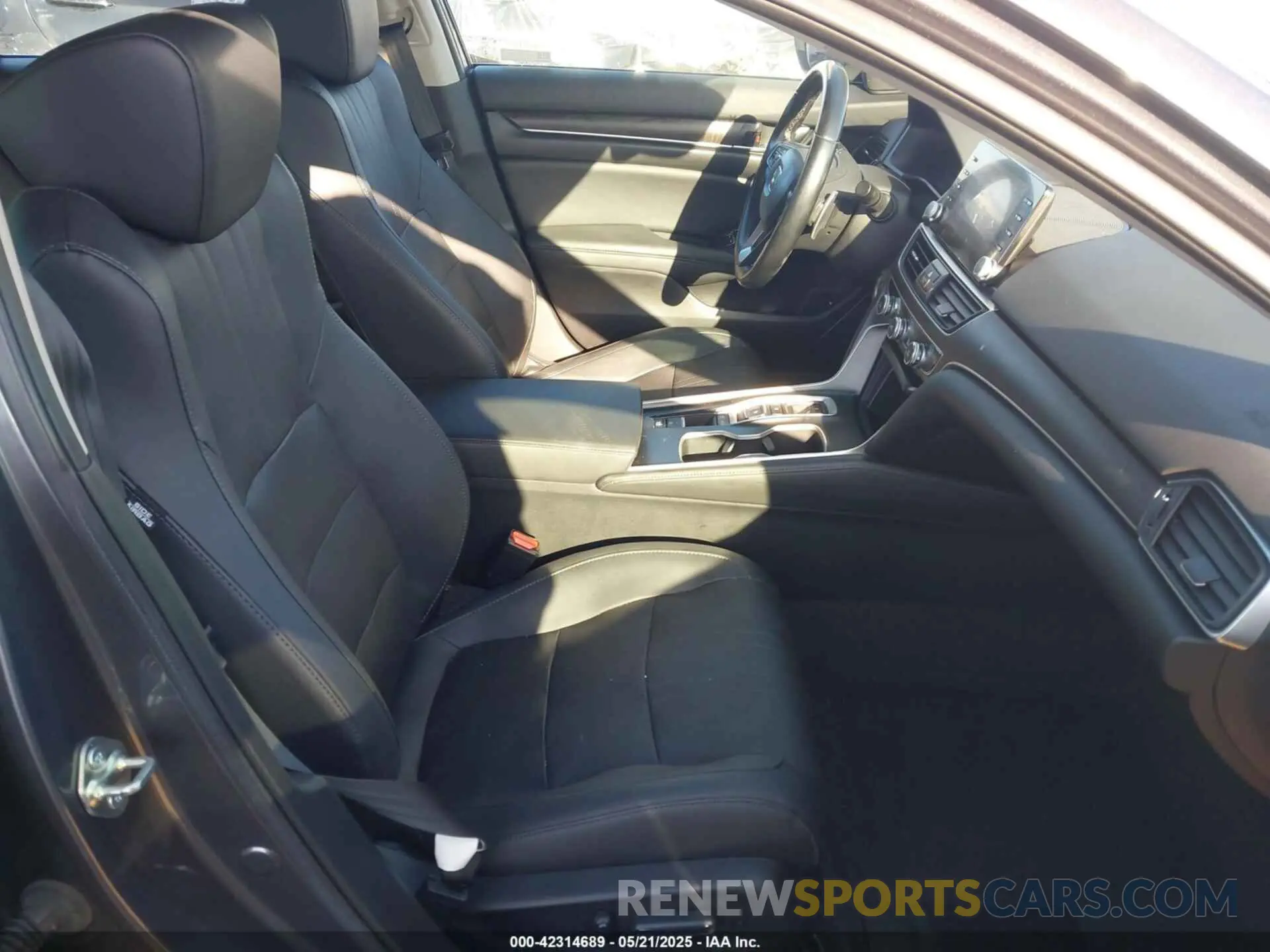 5 Photograph of a damaged car 1HGCV2F92LA023067 HONDA ACCORD 2020