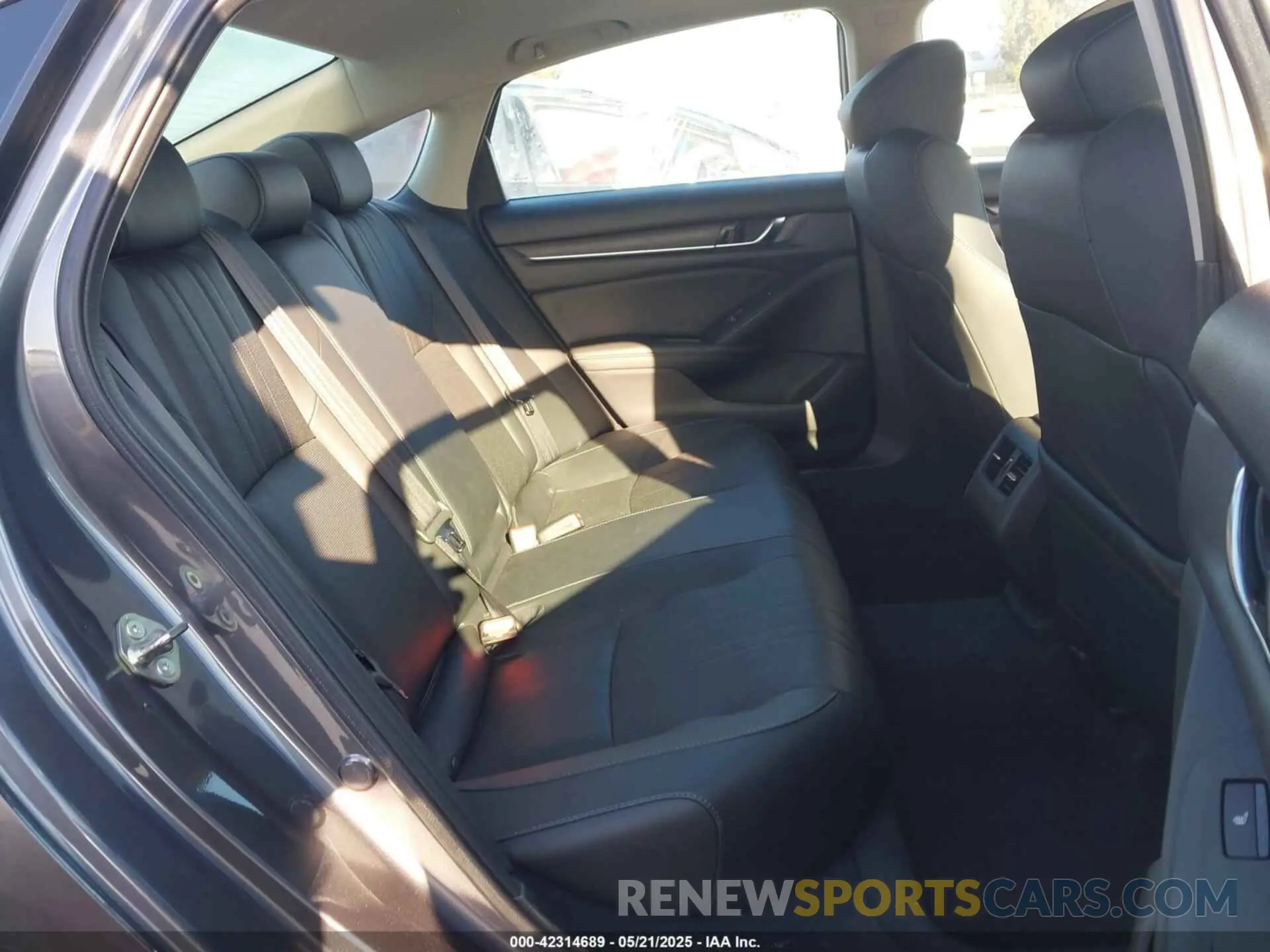8 Photograph of a damaged car 1HGCV2F92LA023067 HONDA ACCORD 2020