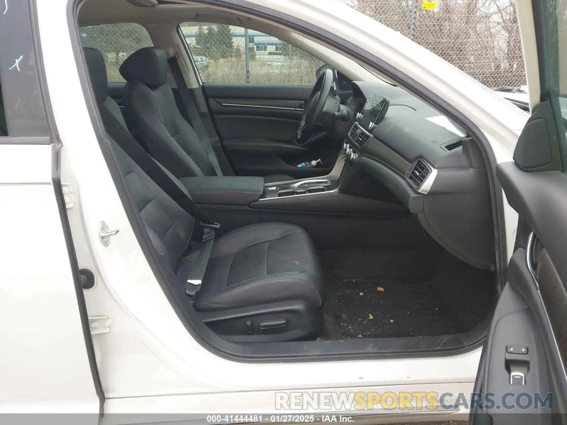 5 Photograph of a damaged car 1HGCV2F93LA004284 HONDA ACCORD 2020