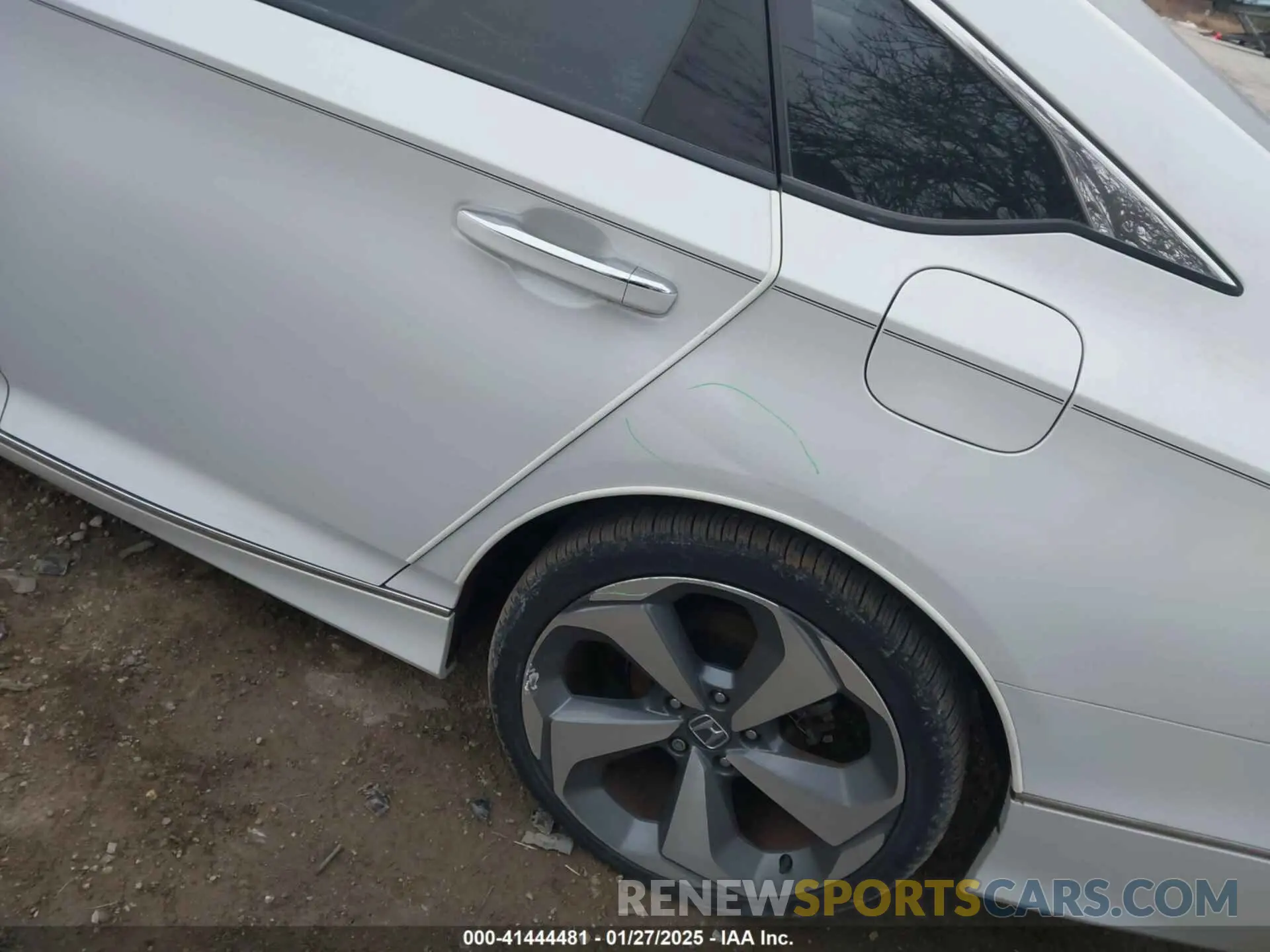 6 Photograph of a damaged car 1HGCV2F93LA004284 HONDA ACCORD 2020