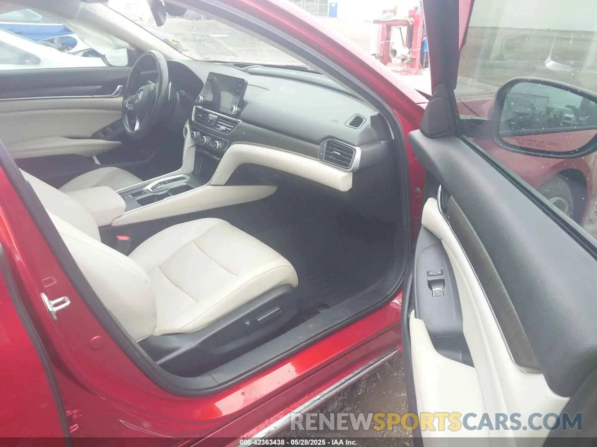 5 Photograph of a damaged car 1HGCV2F94LA021157 HONDA ACCORD 2020
