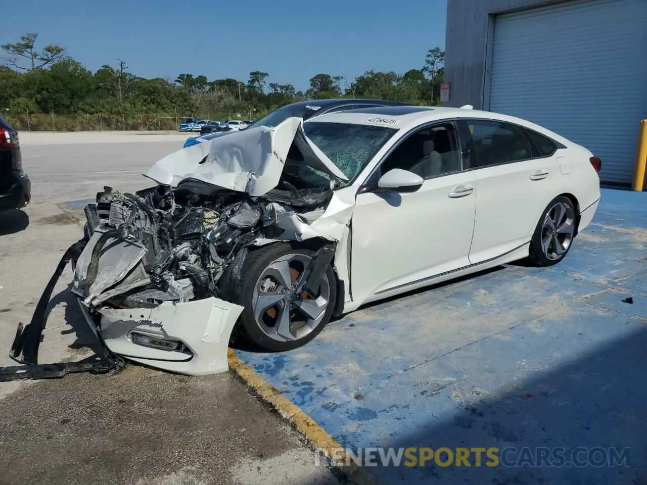 1 Photograph of a damaged car 1HGCV2F99LA012986 HONDA ACCORD 2020