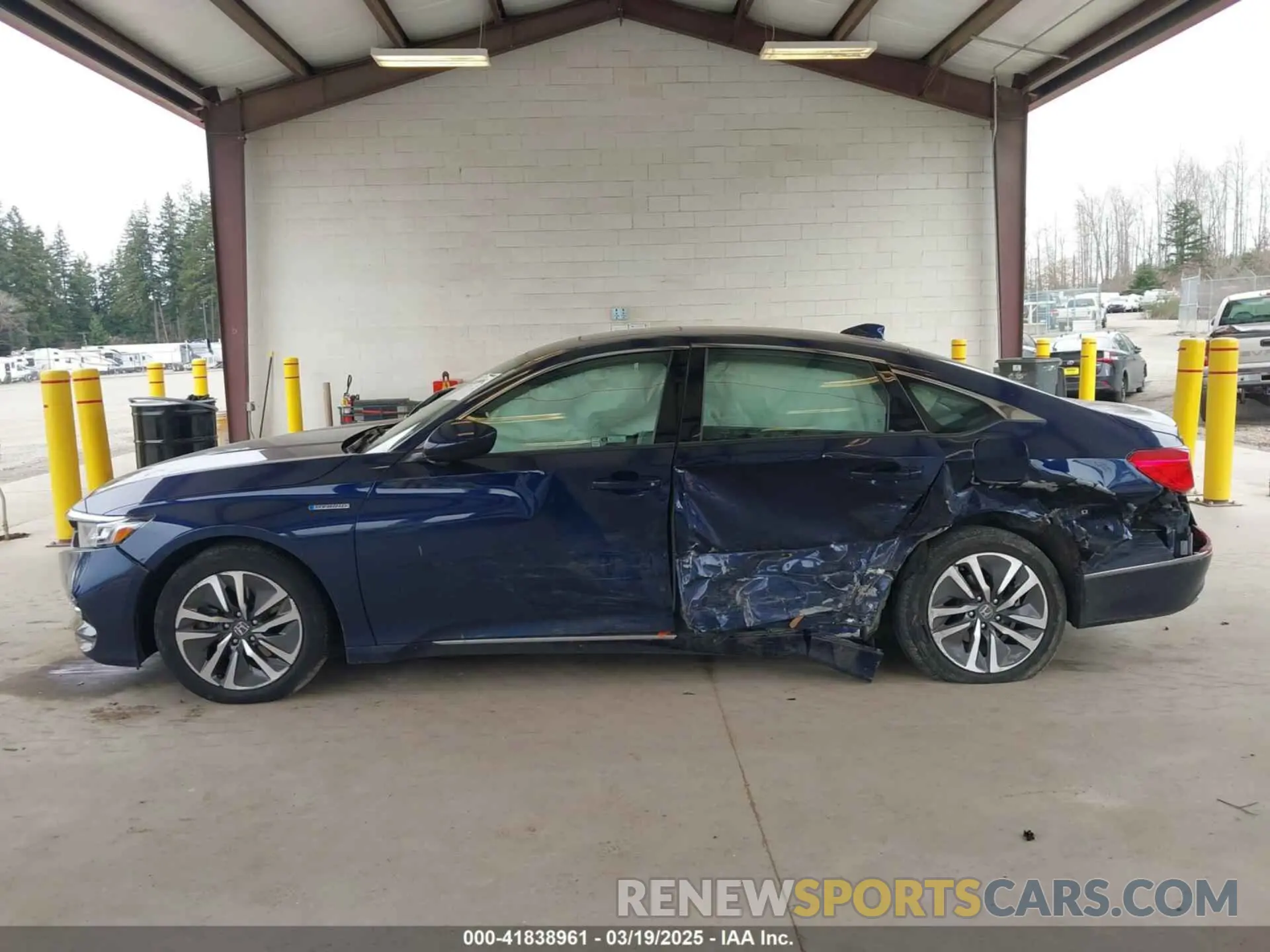 15 Photograph of a damaged car 1HGCV3F4XLA008004 HONDA ACCORD 2020