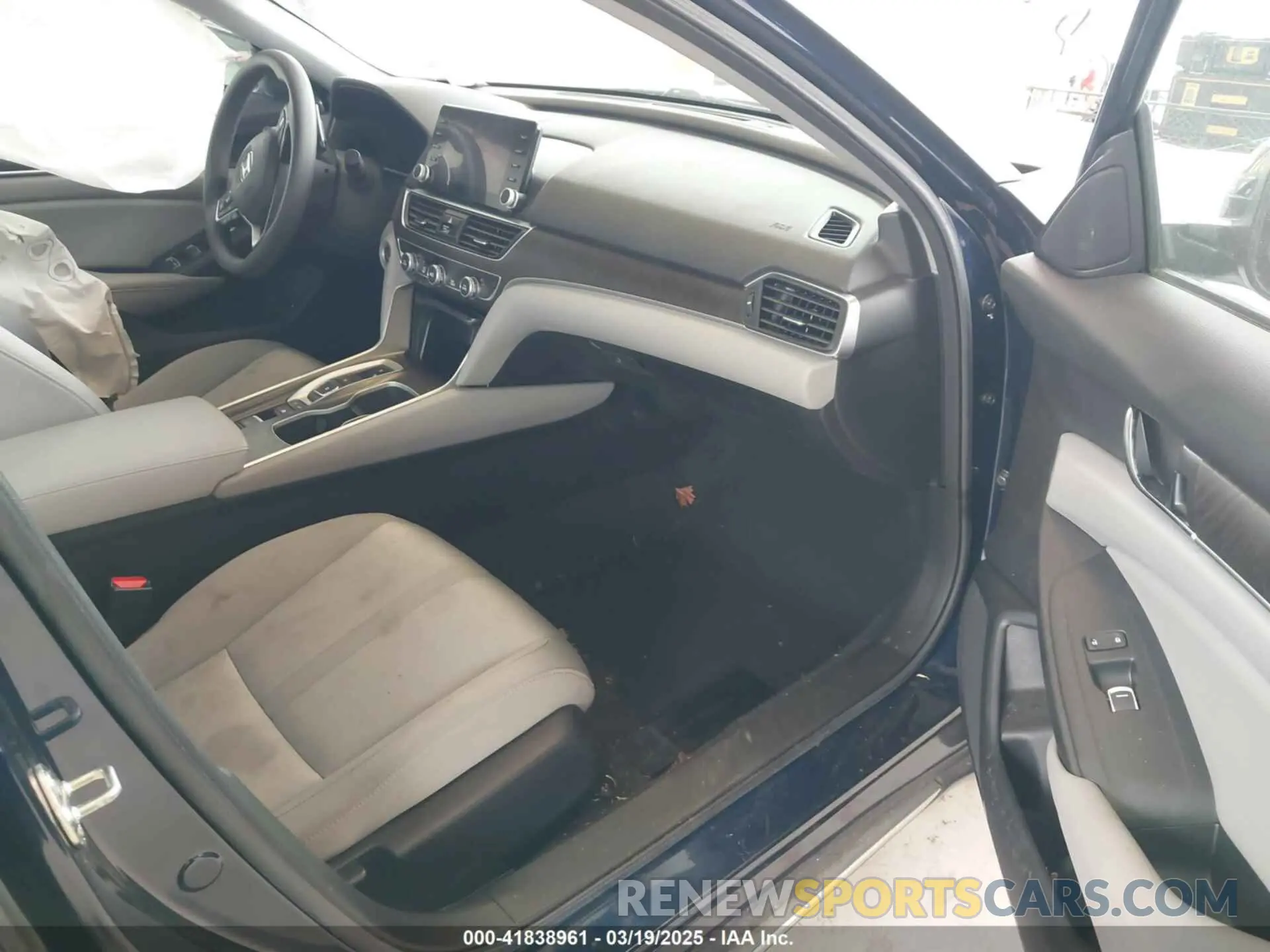 5 Photograph of a damaged car 1HGCV3F4XLA008004 HONDA ACCORD 2020