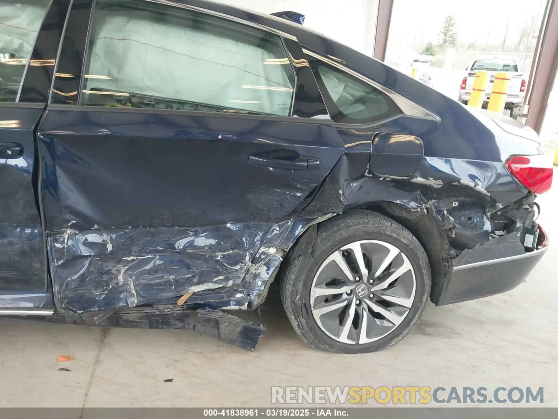 6 Photograph of a damaged car 1HGCV3F4XLA008004 HONDA ACCORD 2020