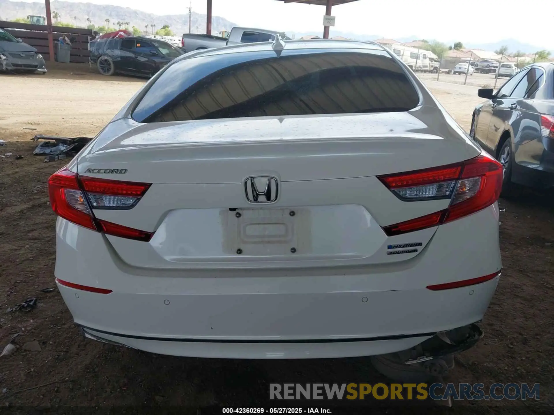 17 Photograph of a damaged car 1HGCV3F90LA002627 HONDA ACCORD 2020