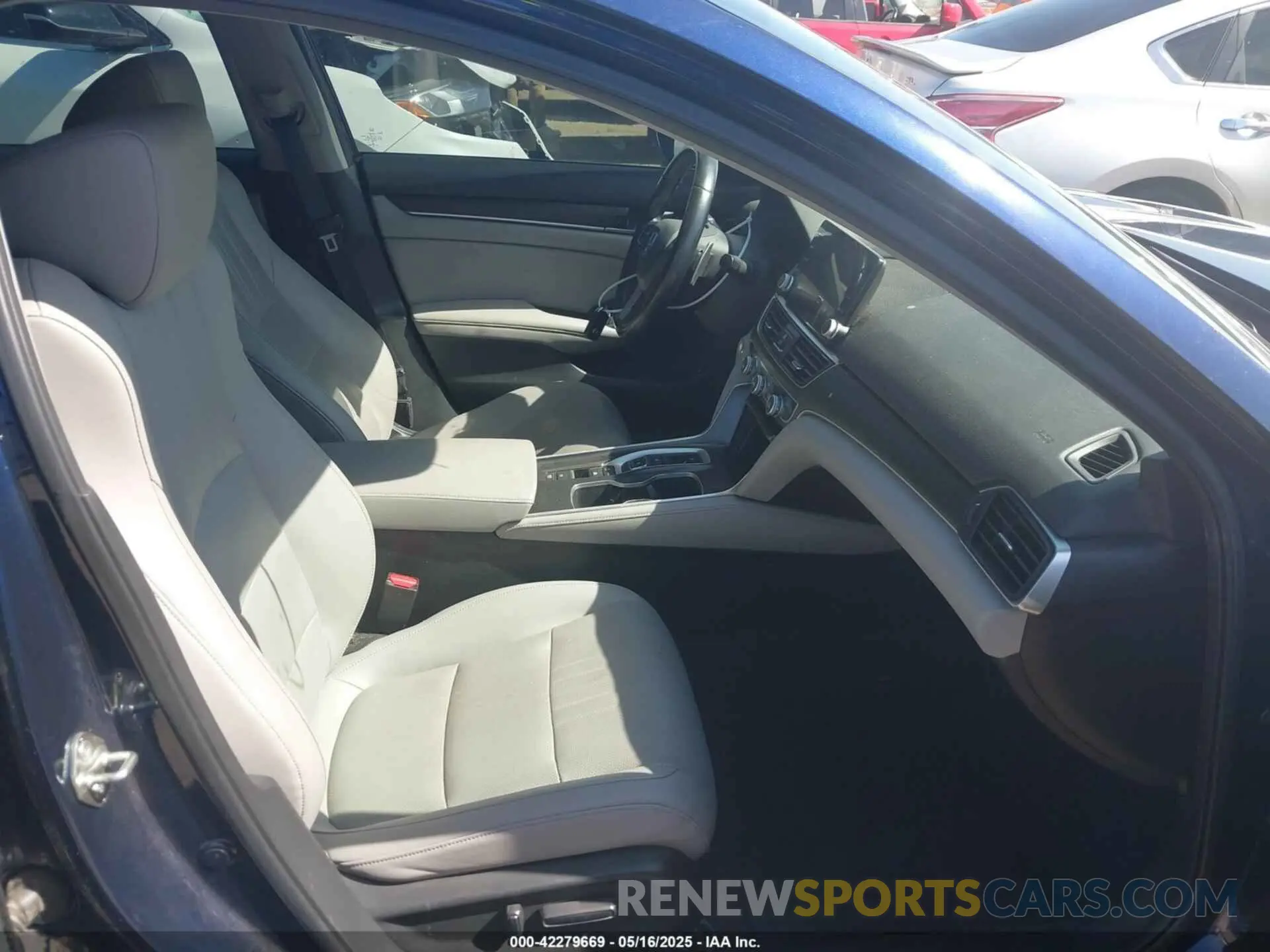 5 Photograph of a damaged car 1HGCV3F92LA008753 HONDA ACCORD 2020