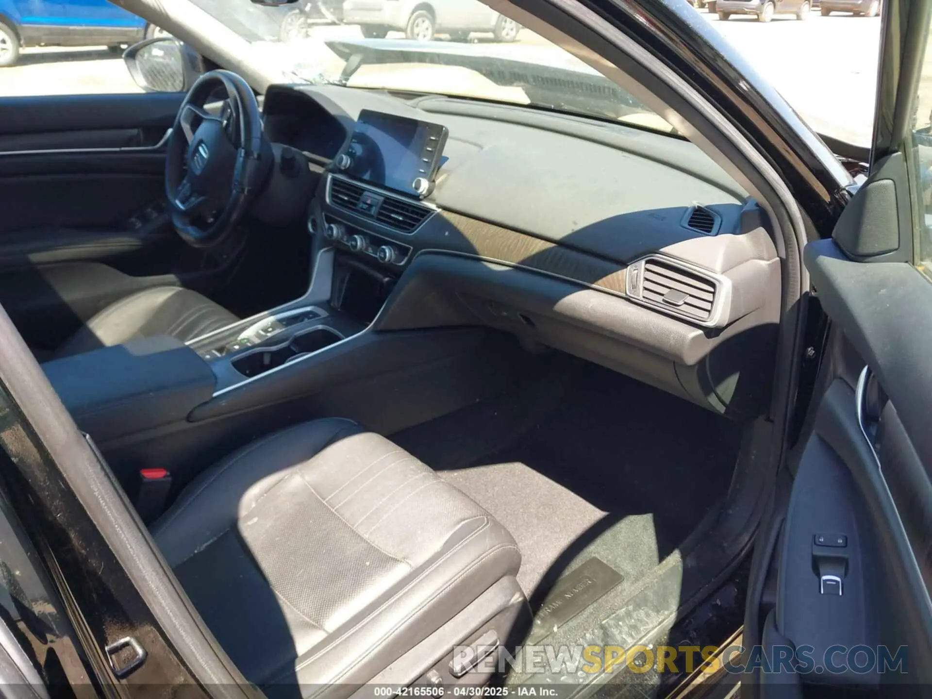 5 Photograph of a damaged car 1HGCV3F9XLA017801 HONDA ACCORD 2020