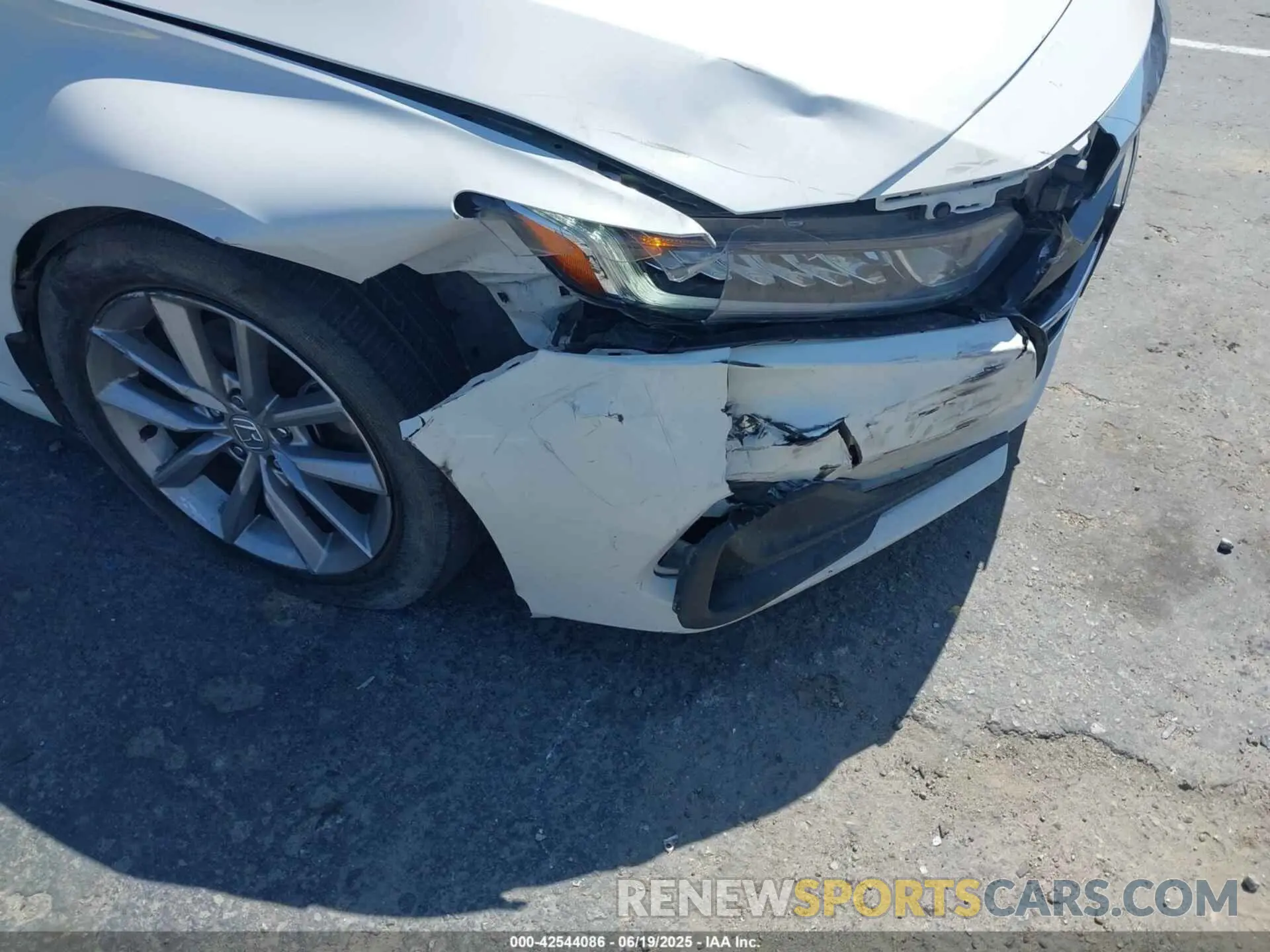 6 Photograph of a damaged car 1HGCV1F12MA043020 HONDA ACCORD 2021
