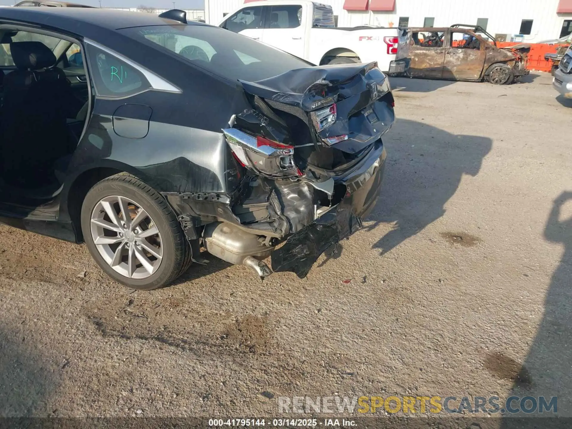 6 Photograph of a damaged car 1HGCV1F14MA069246 HONDA ACCORD 2021
