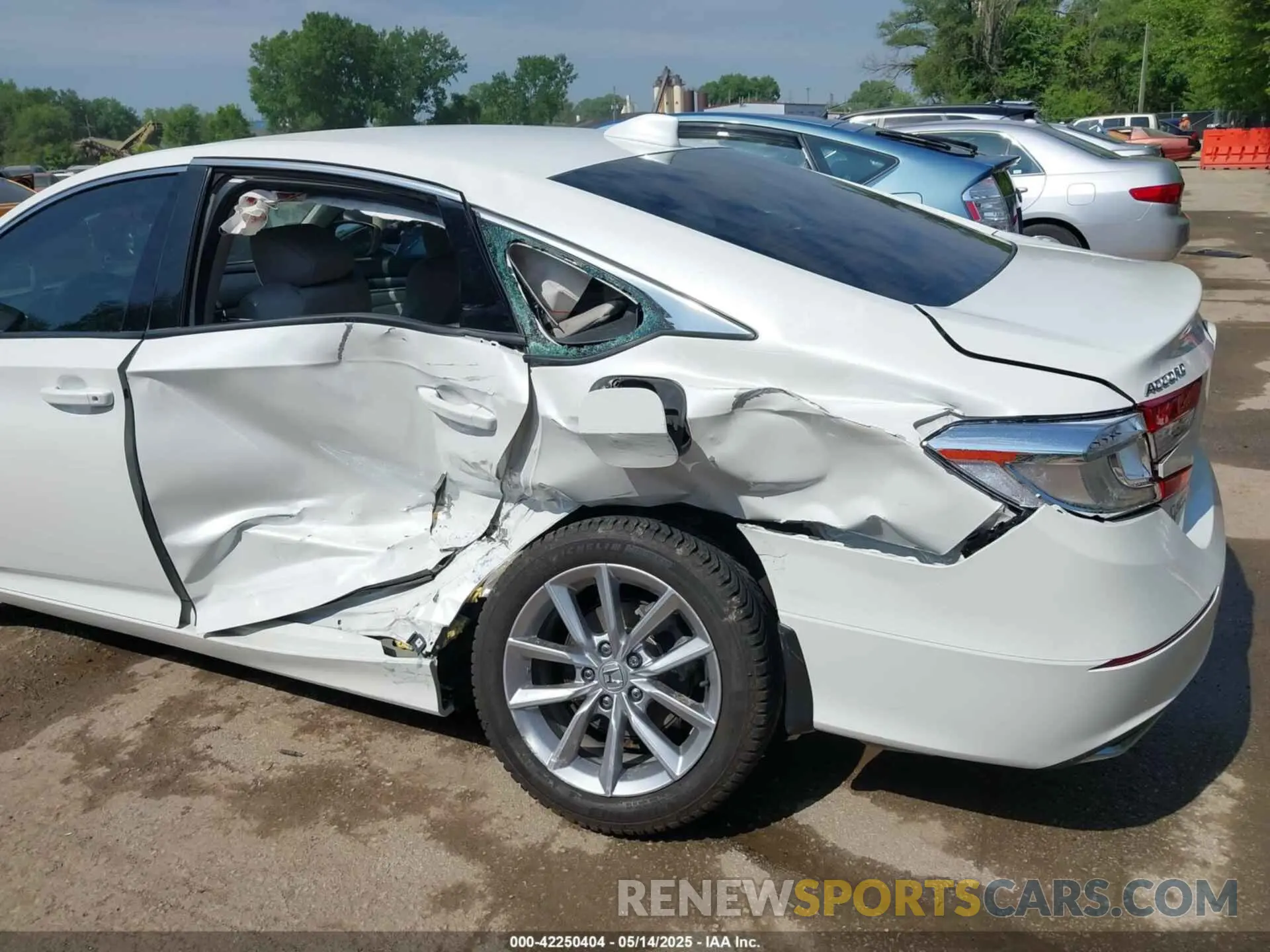 6 Photograph of a damaged car 1HGCV1F17MA002754 HONDA ACCORD 2021