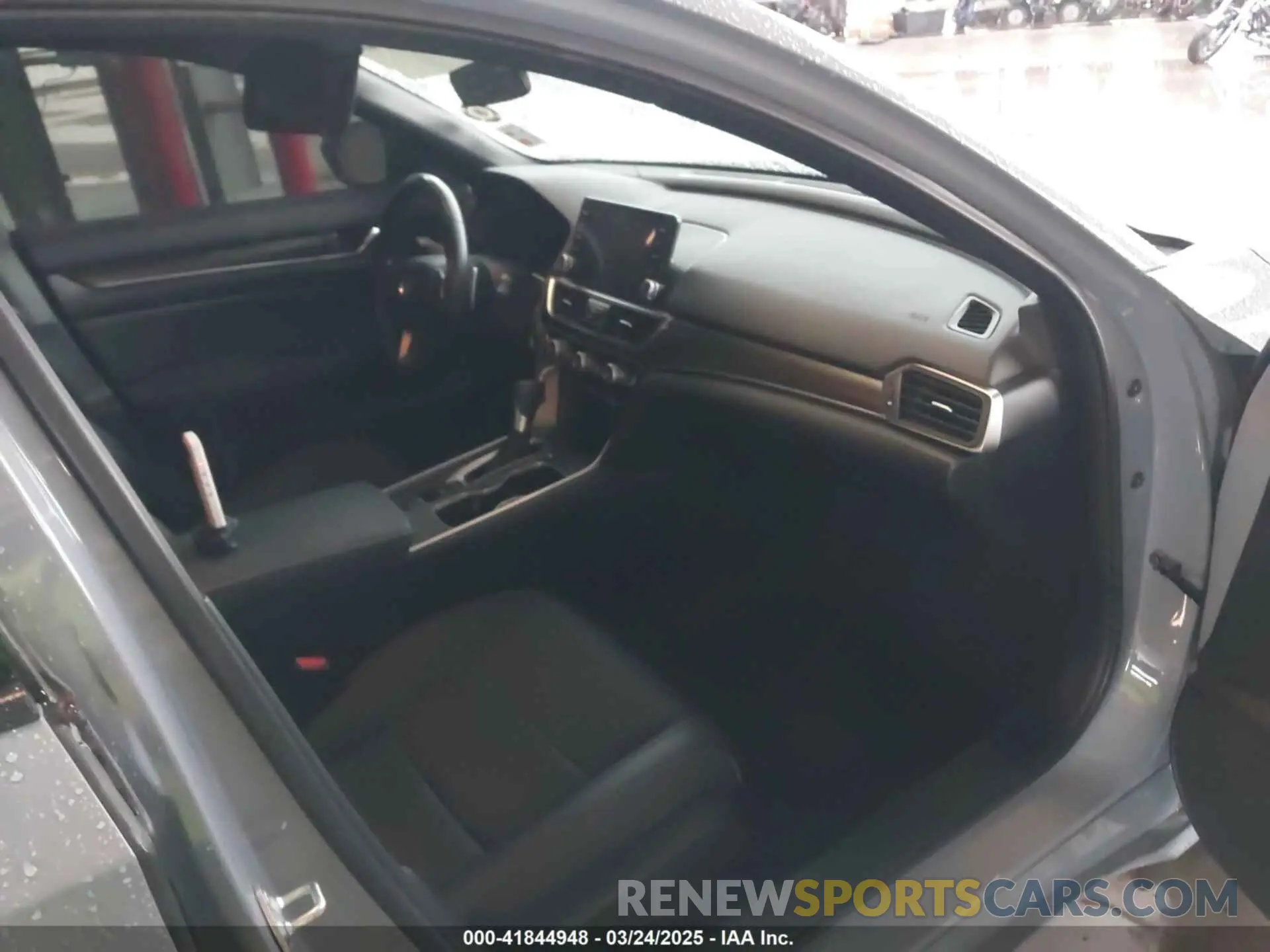 5 Photograph of a damaged car 1HGCV1F30MA114040 HONDA ACCORD 2021