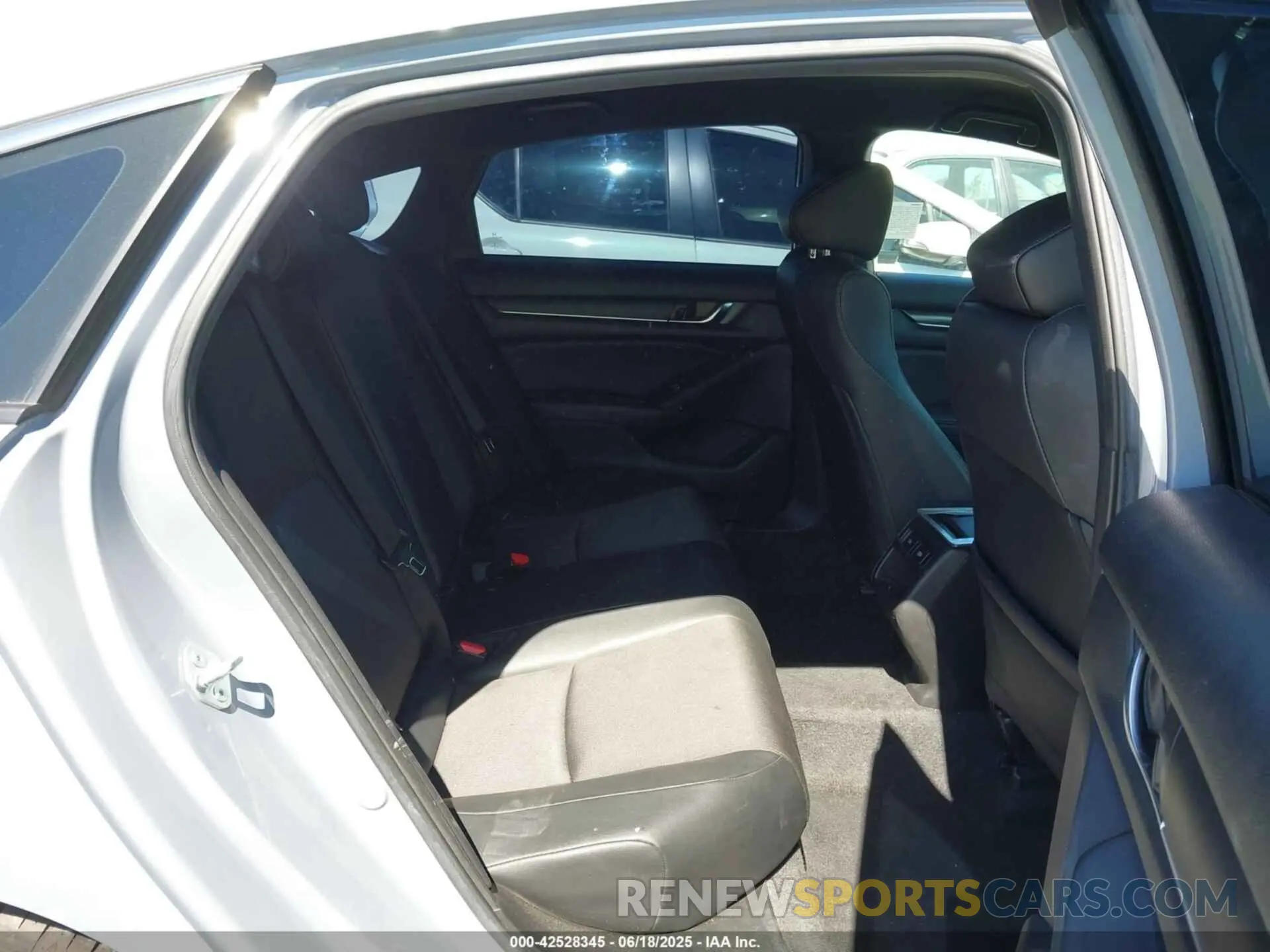 8 Photograph of a damaged car 1HGCV1F32MA040846 HONDA ACCORD 2021