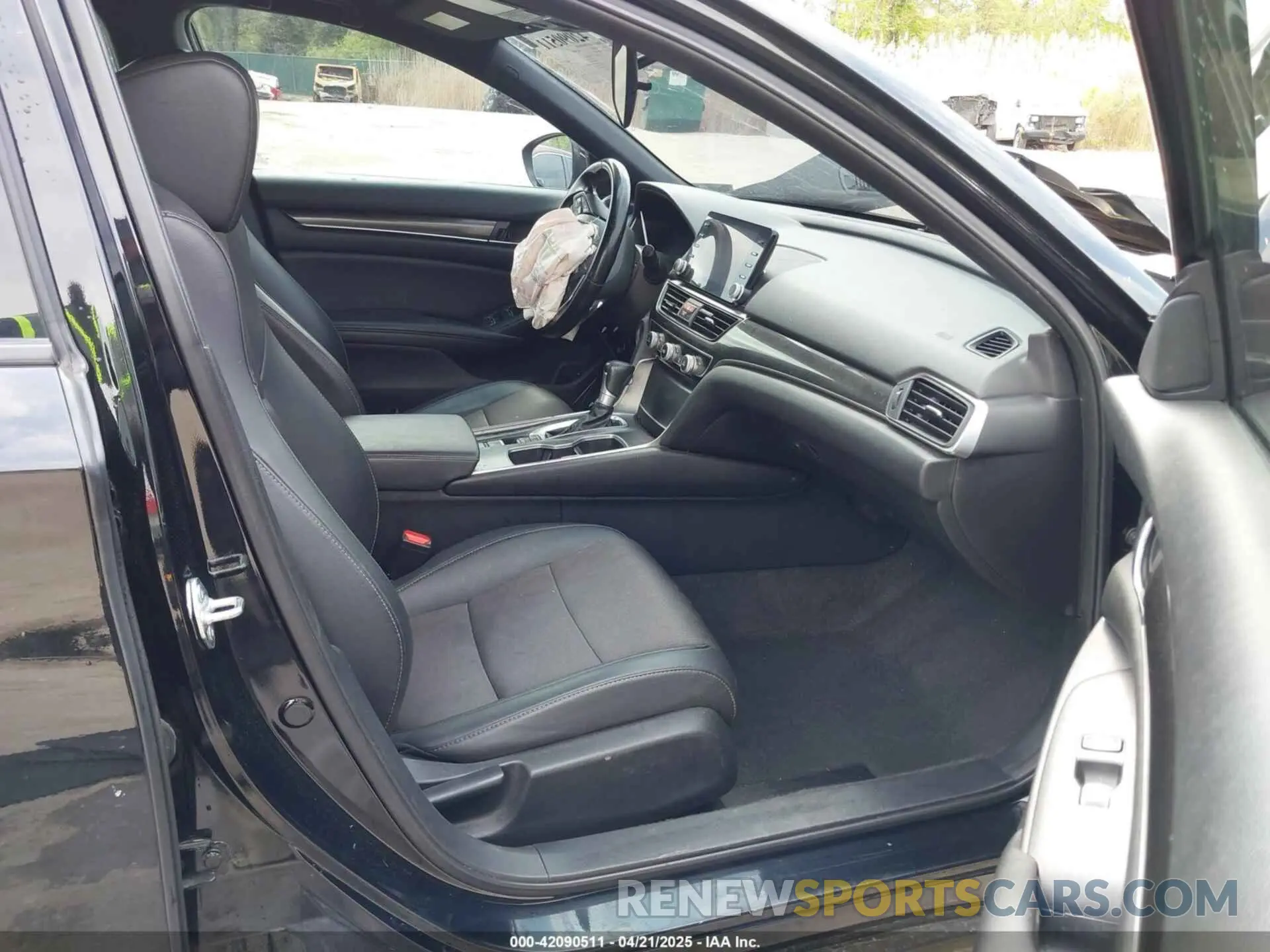 5 Photograph of a damaged car 1HGCV1F34MA066364 HONDA ACCORD 2021