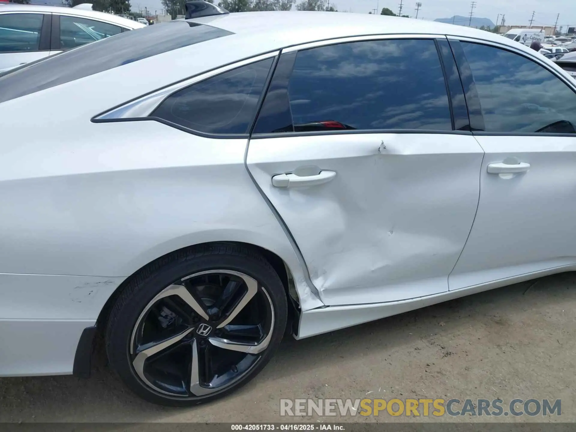 6 Photograph of a damaged car 1HGCV1F35MA105639 HONDA ACCORD 2021
