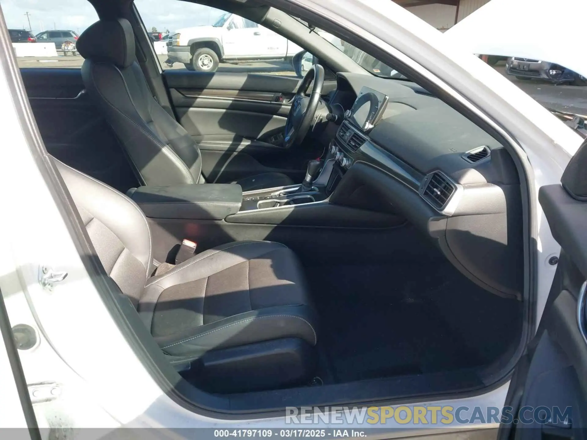 5 Photograph of a damaged car 1HGCV1F35MA109786 HONDA ACCORD 2021