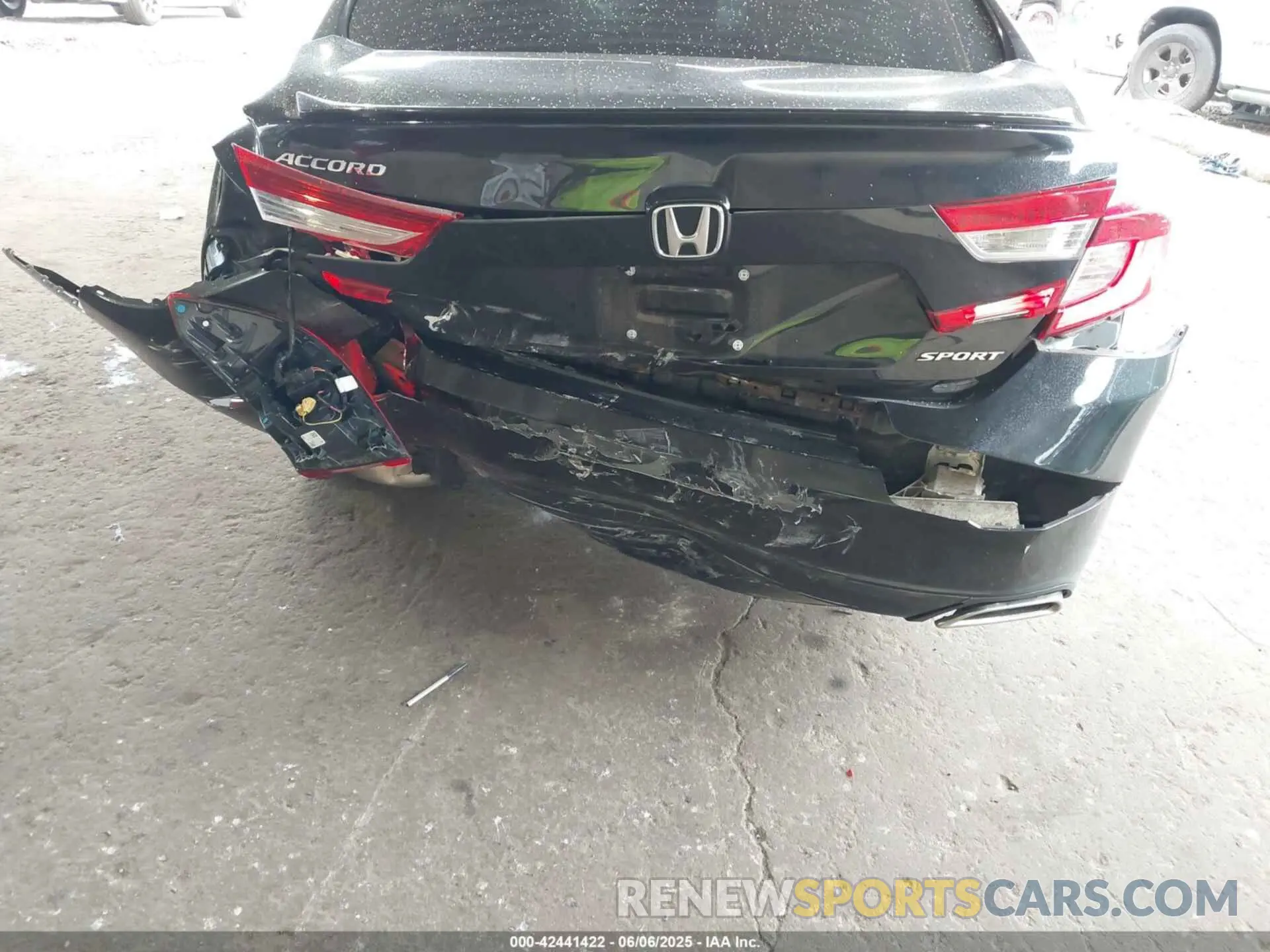 6 Photograph of a damaged car 1HGCV1F36MA003542 HONDA ACCORD 2021