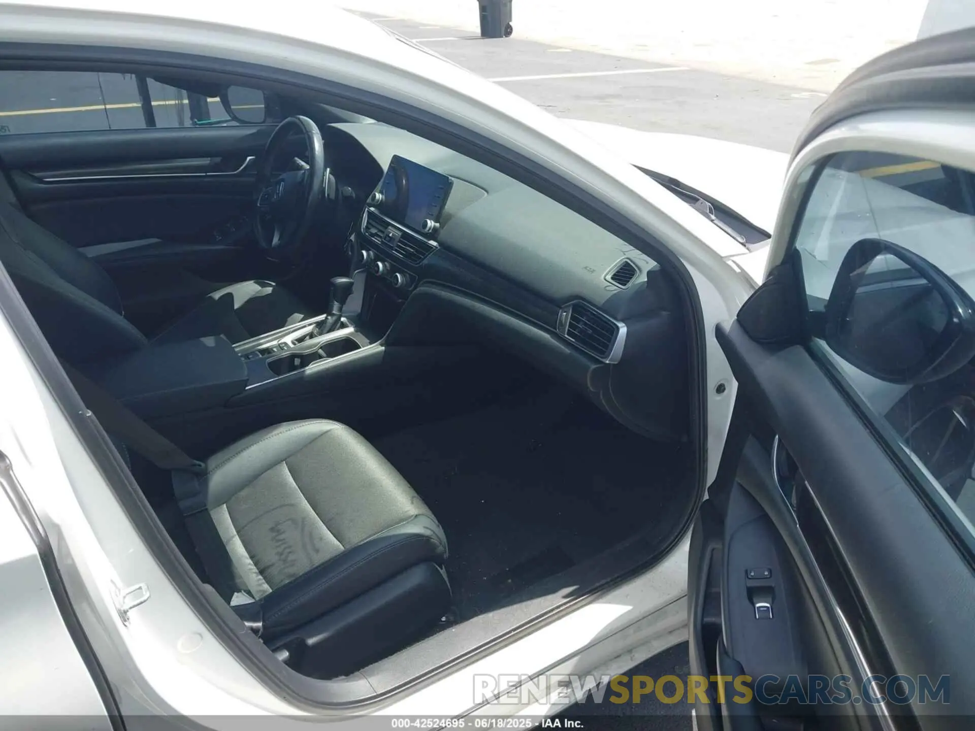5 Photograph of a damaged car 1HGCV1F38MA031133 HONDA ACCORD 2021