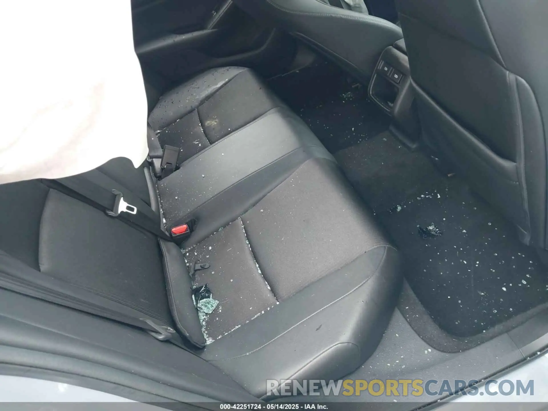 8 Photograph of a damaged car 1HGCV1F38MA099805 HONDA ACCORD 2021
