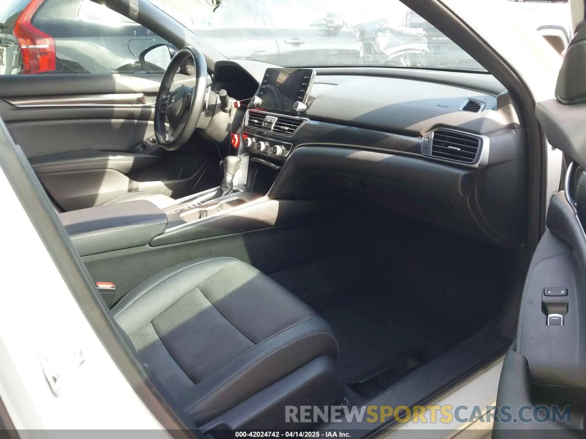 5 Photograph of a damaged car 1HGCV1F3XMA108729 HONDA ACCORD 2021