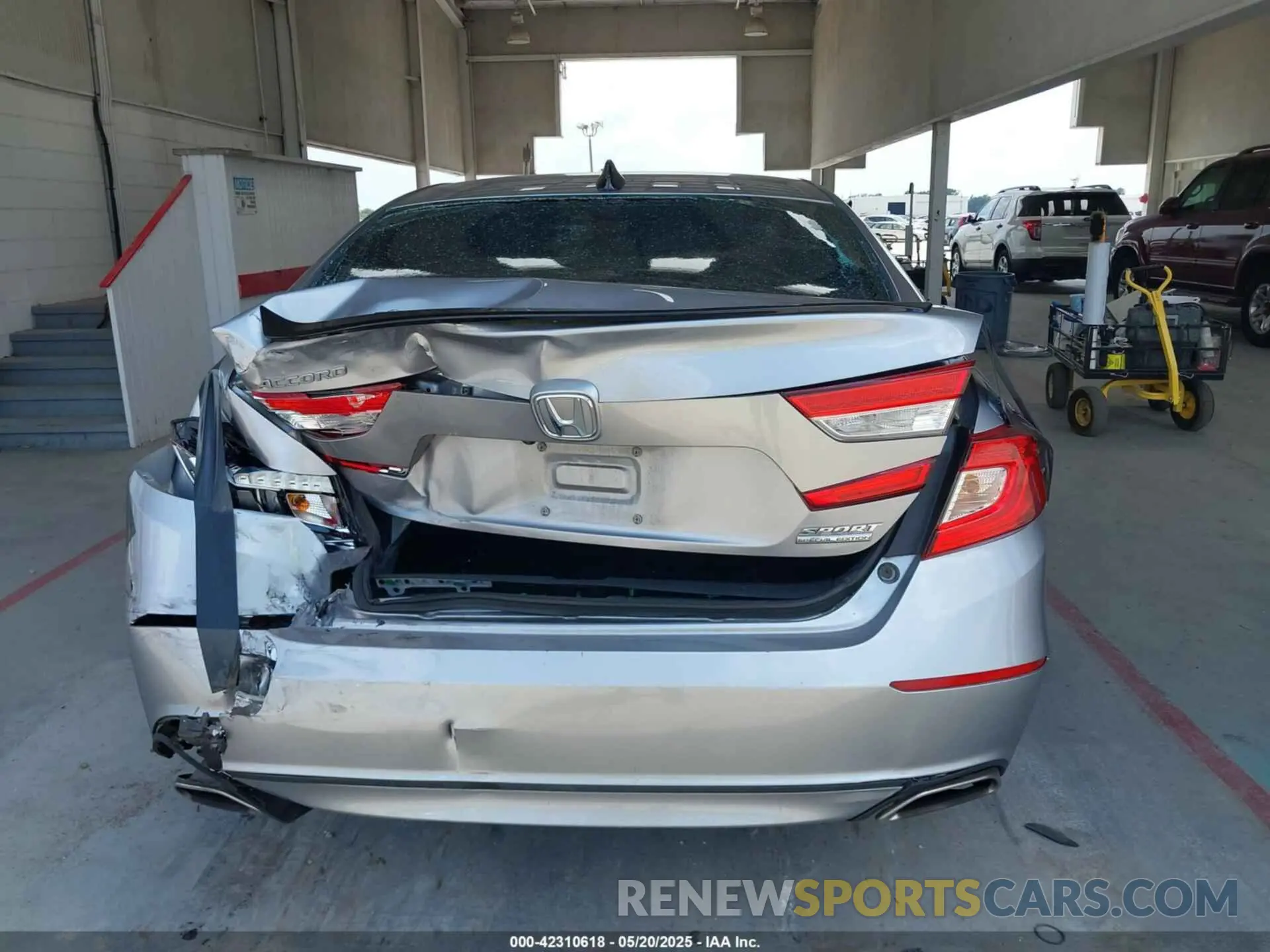 16 Photograph of a damaged car 1HGCV1F40MA068265 HONDA ACCORD 2021