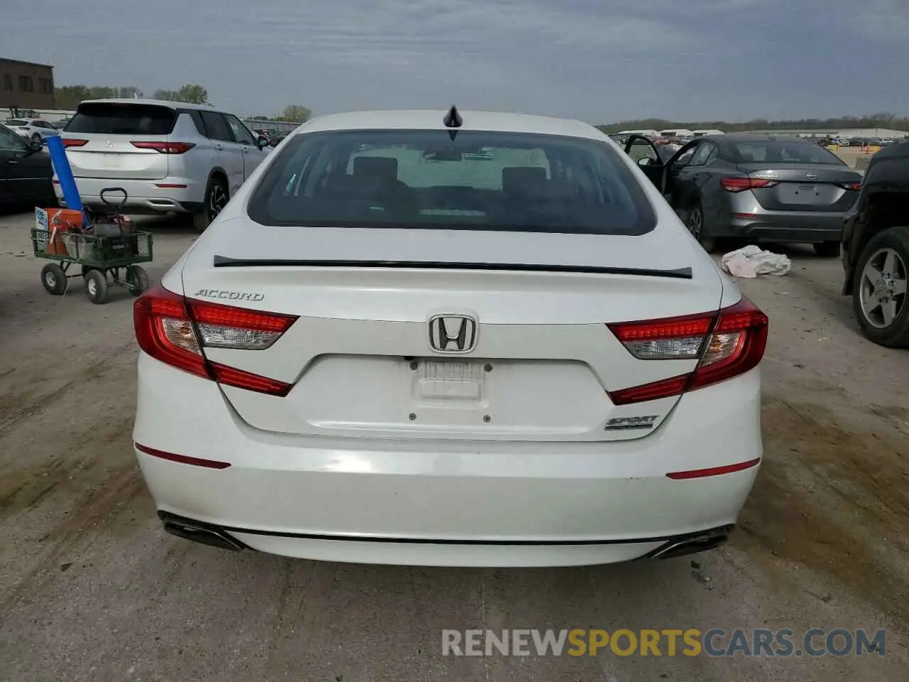 6 Photograph of a damaged car 1HGCV1F41MA000900 HONDA ACCORD 2021