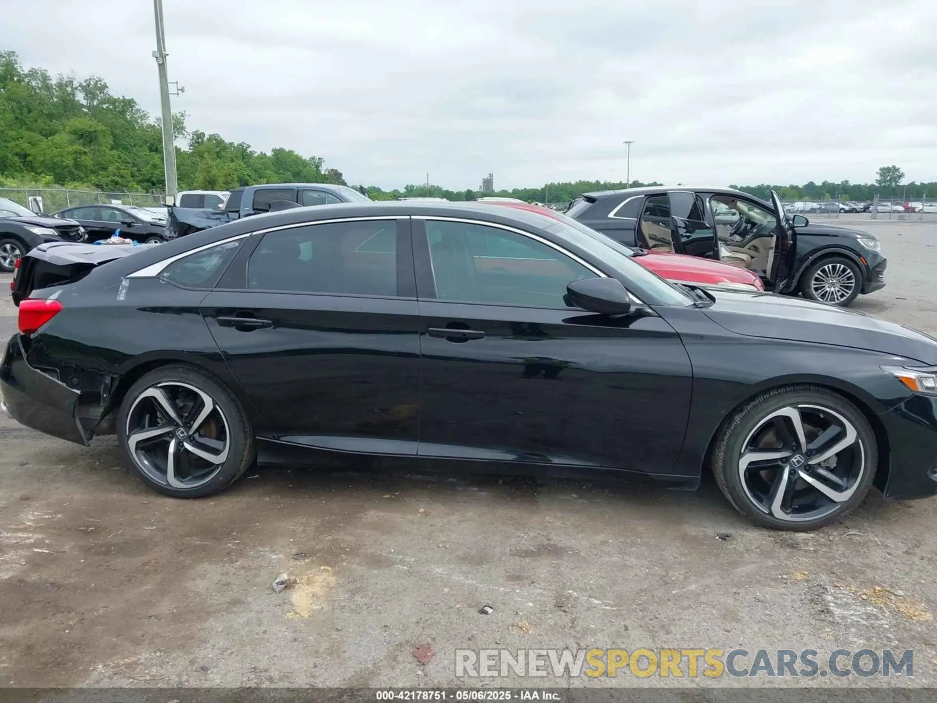 13 Photograph of a damaged car 1HGCV1F43MA008464 HONDA ACCORD 2021