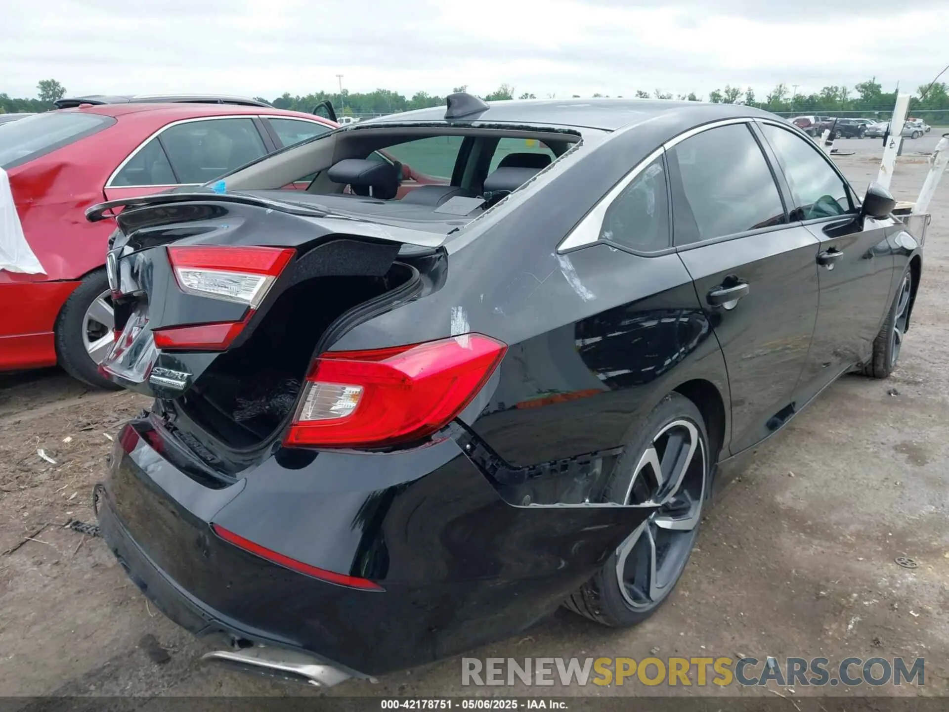 4 Photograph of a damaged car 1HGCV1F43MA008464 HONDA ACCORD 2021