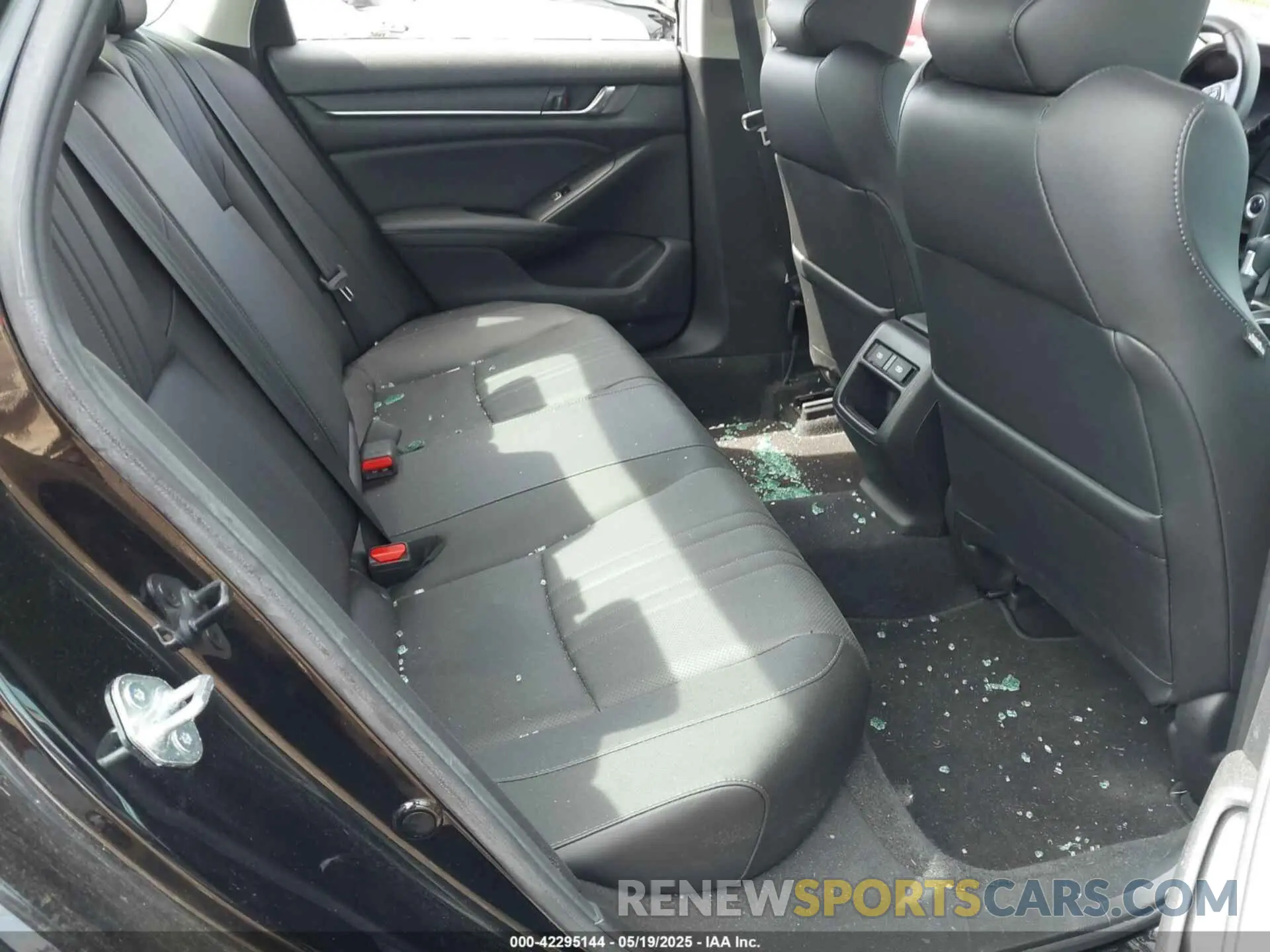 8 Photograph of a damaged car 1HGCV1F43MA057308 HONDA ACCORD 2021