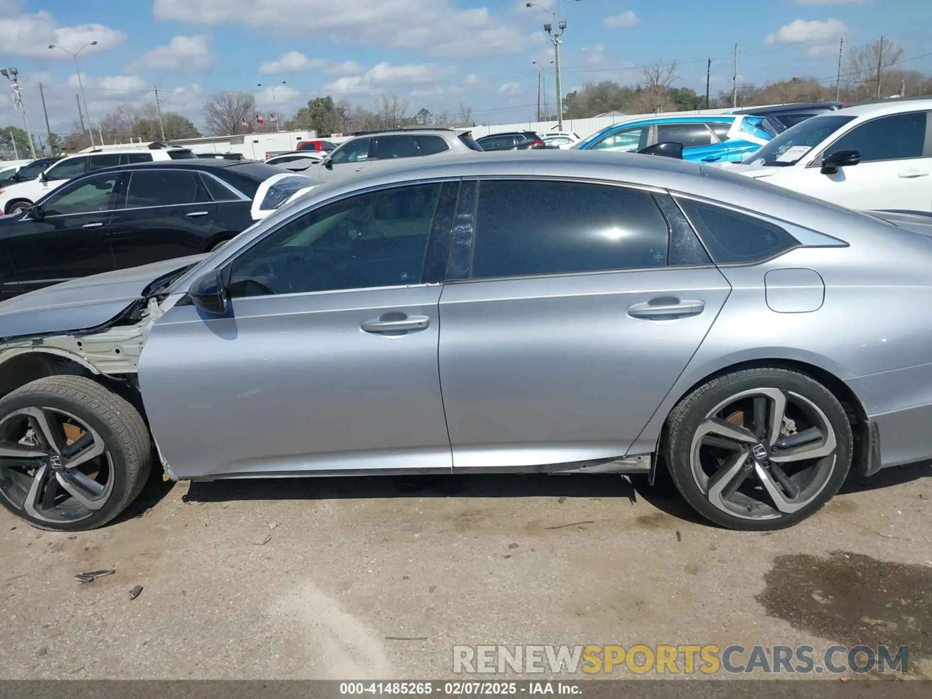 15 Photograph of a damaged car 1HGCV1F46MA055858 HONDA ACCORD 2021