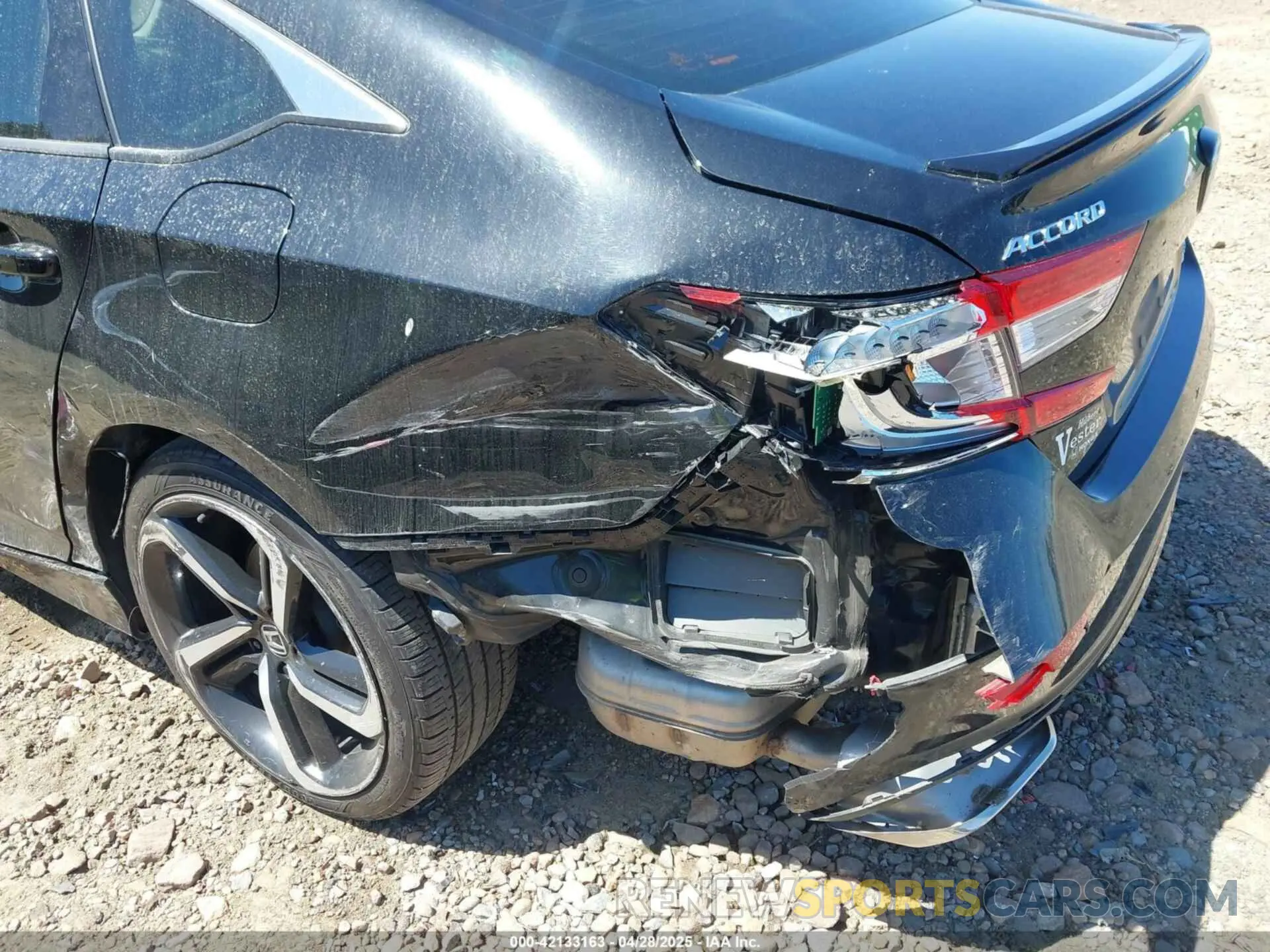 17 Photograph of a damaged car 1HGCV1F49MA043168 HONDA ACCORD 2021