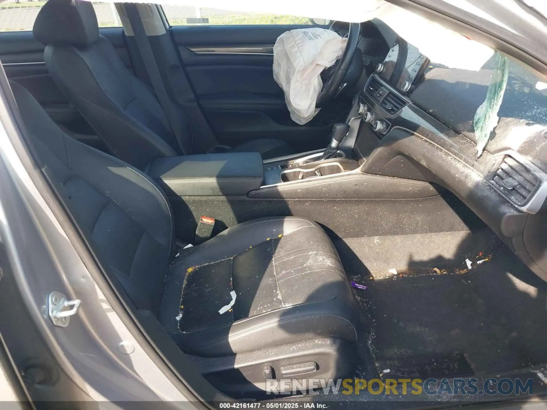 5 Photograph of a damaged car 1HGCV1F4XMA025858 HONDA ACCORD 2021