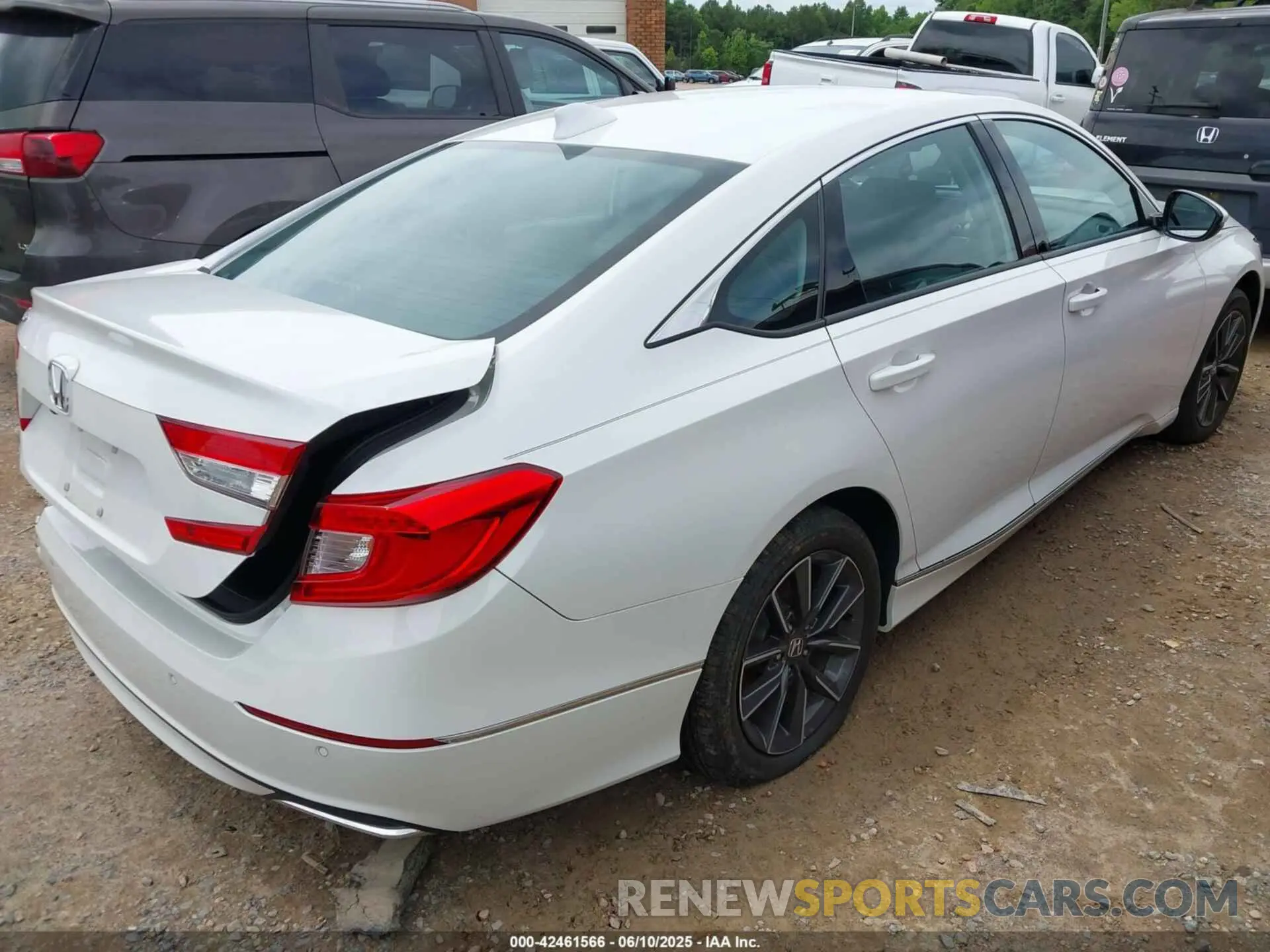 4 Photograph of a damaged car 1HGCV1F55MA041264 HONDA ACCORD 2021