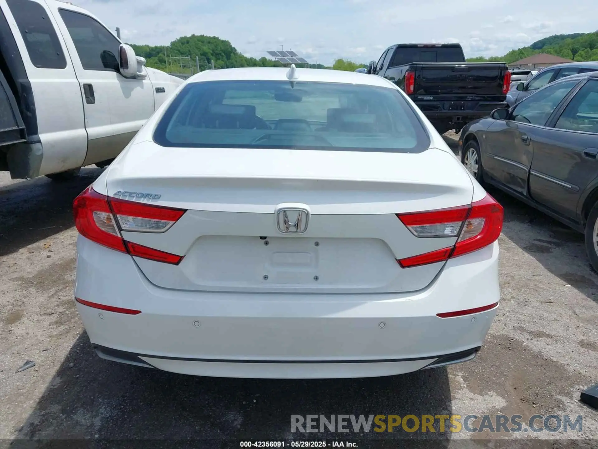 17 Photograph of a damaged car 1HGCV1F5XMA009037 HONDA ACCORD 2021