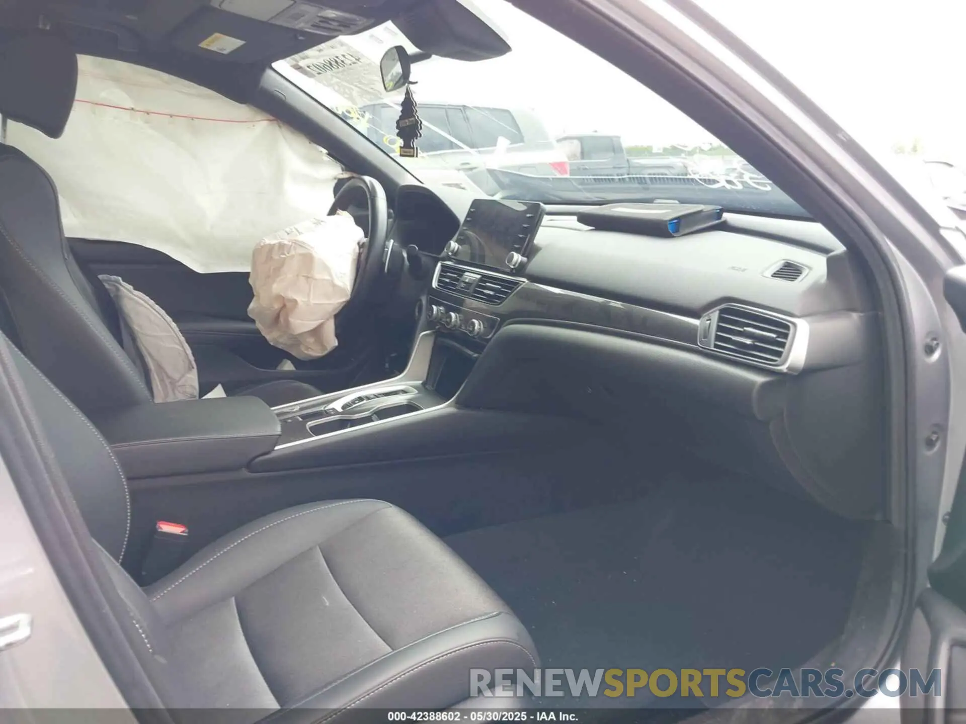 5 Photograph of a damaged car 1HGCV2F31MA000330 HONDA ACCORD 2021