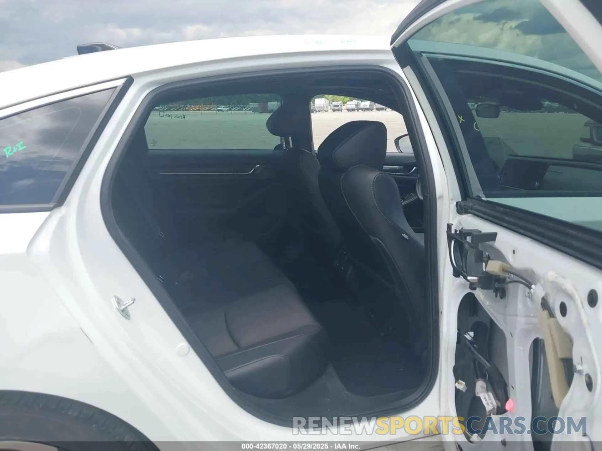 8 Photograph of a damaged car 1HGCV2F35MA005482 HONDA ACCORD 2021