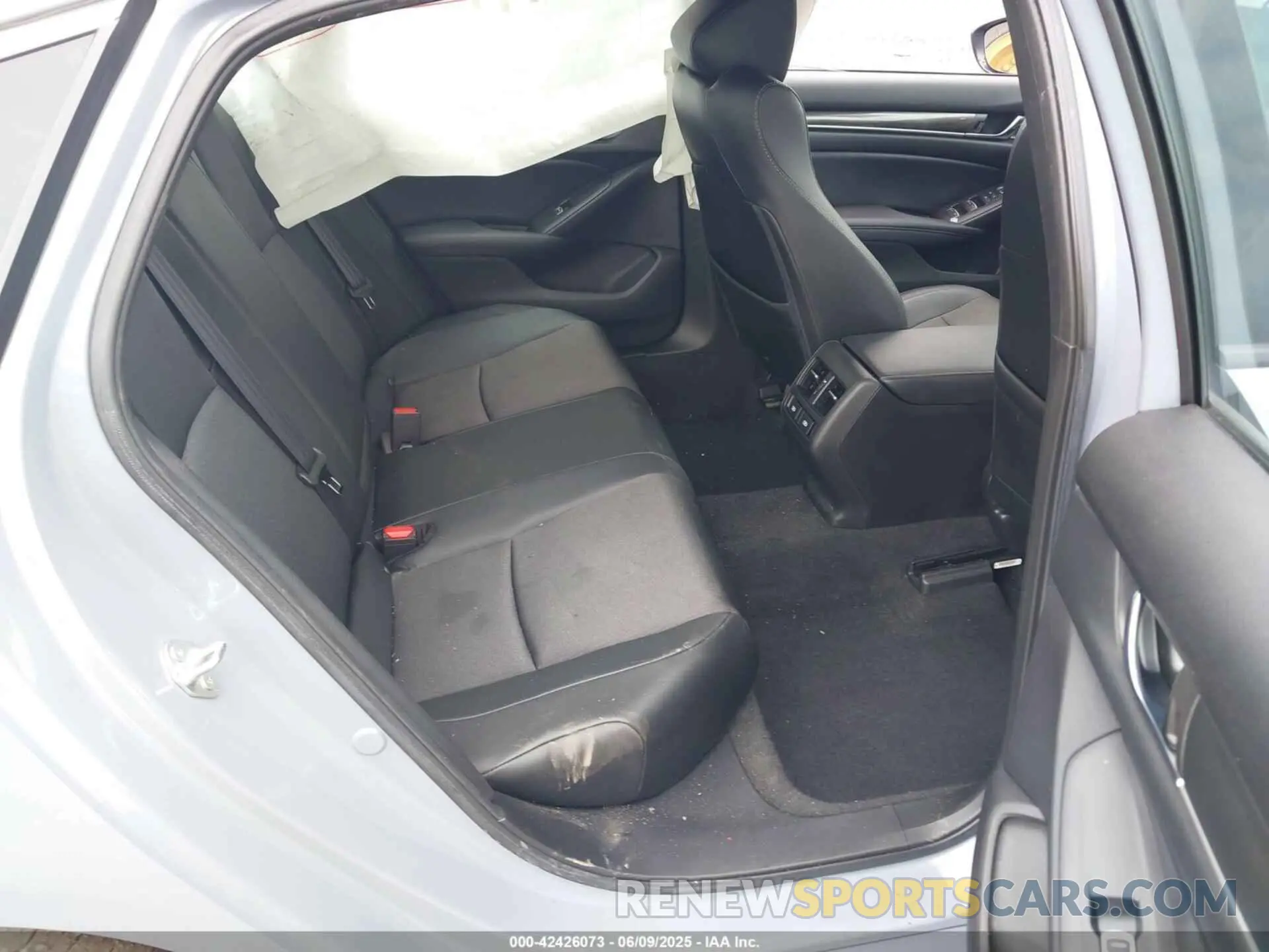 8 Photograph of a damaged car 1HGCV2F35MA013078 HONDA ACCORD 2021