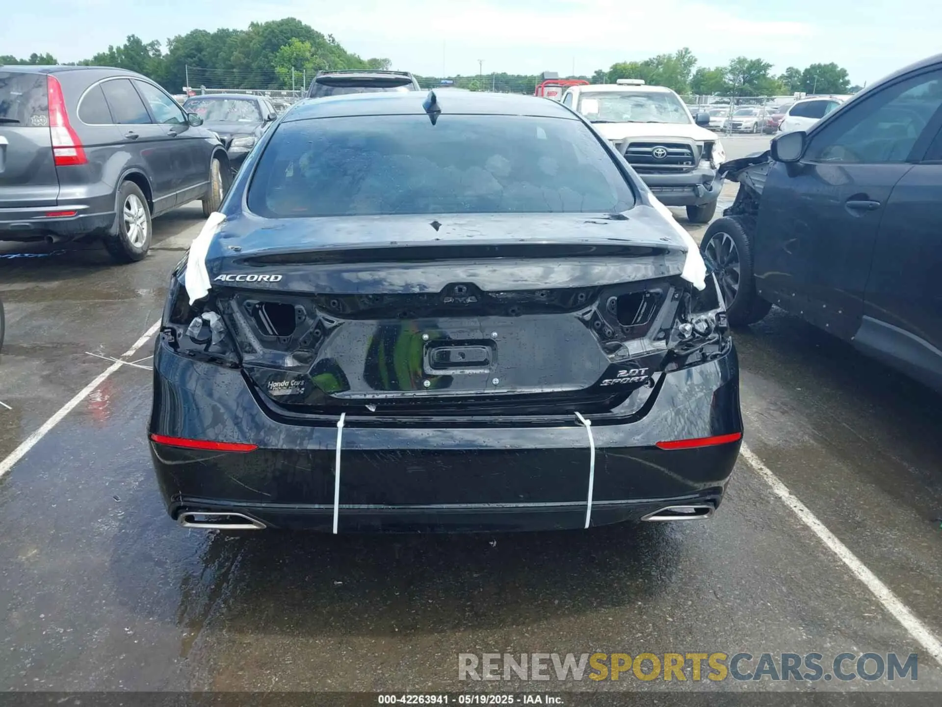 17 Photograph of a damaged car 1HGCV2F37MA023305 HONDA ACCORD 2021