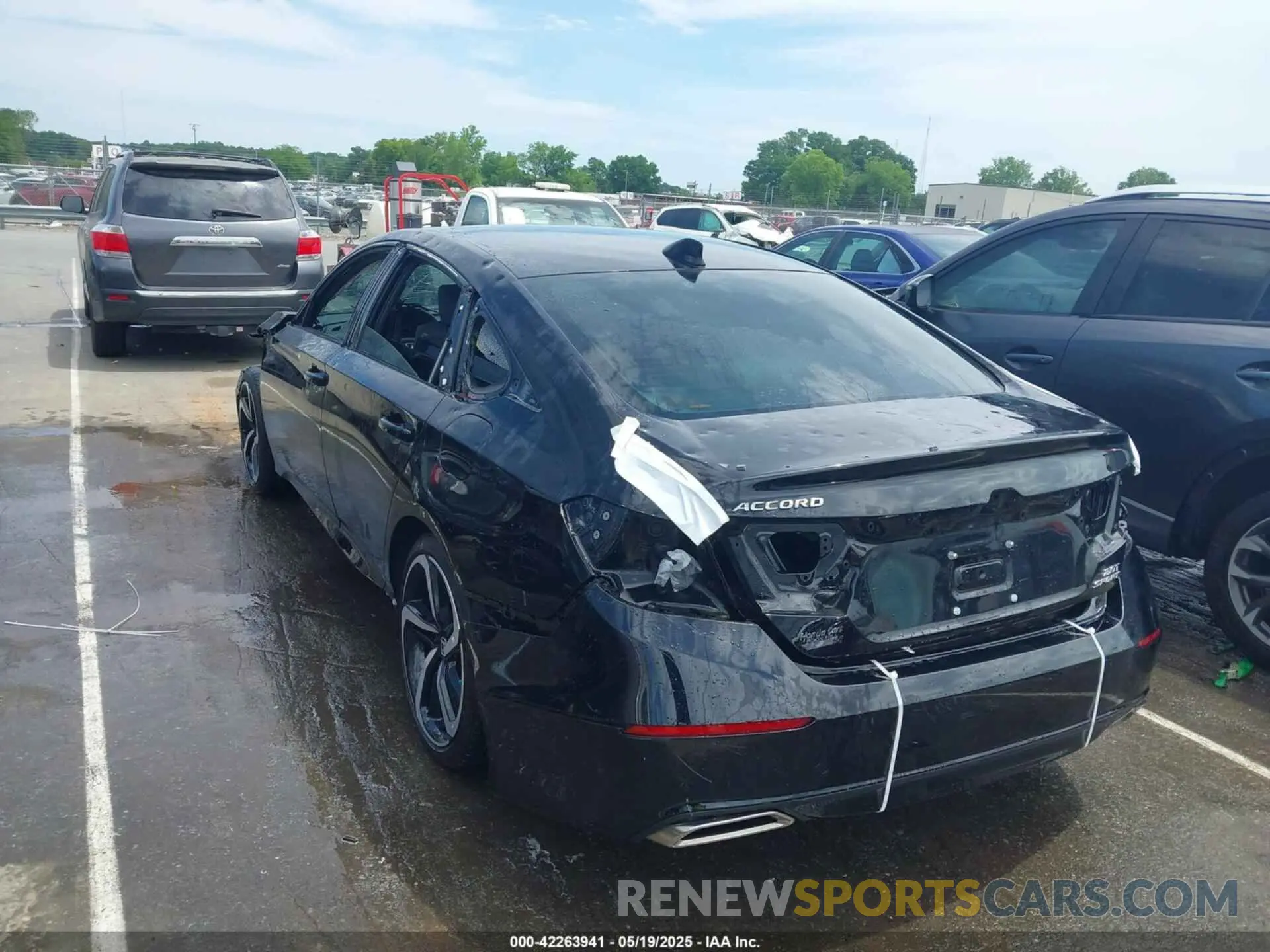 3 Photograph of a damaged car 1HGCV2F37MA023305 HONDA ACCORD 2021