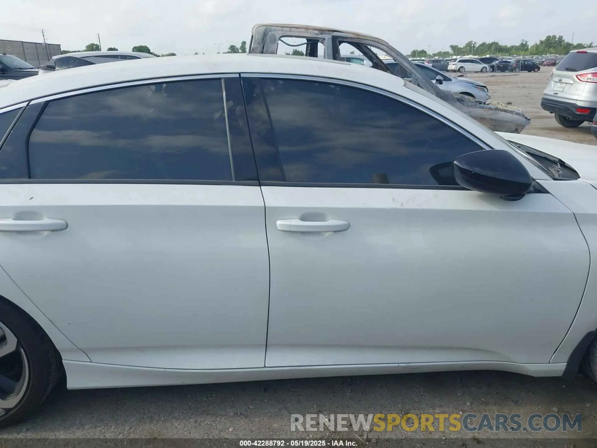 13 Photograph of a damaged car 1HGCV2F38MA000602 HONDA ACCORD 2021