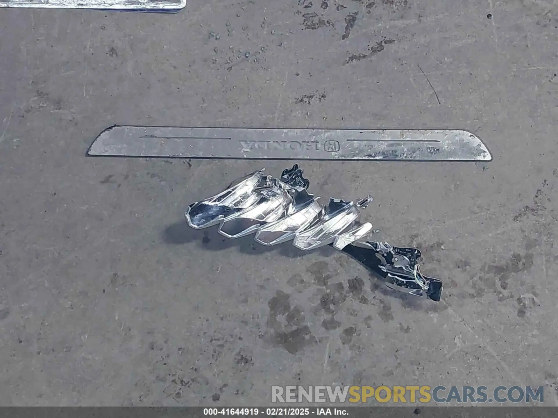 12 Photograph of a damaged car 1HGCV2F38MA002138 HONDA ACCORD 2021