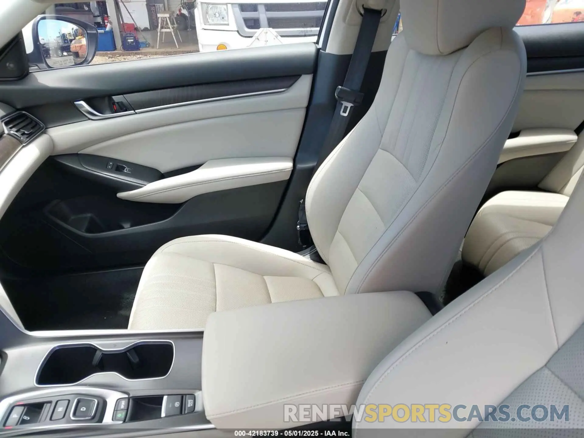6 Photograph of a damaged car 1HGCV2F95MA032685 HONDA ACCORD 2021