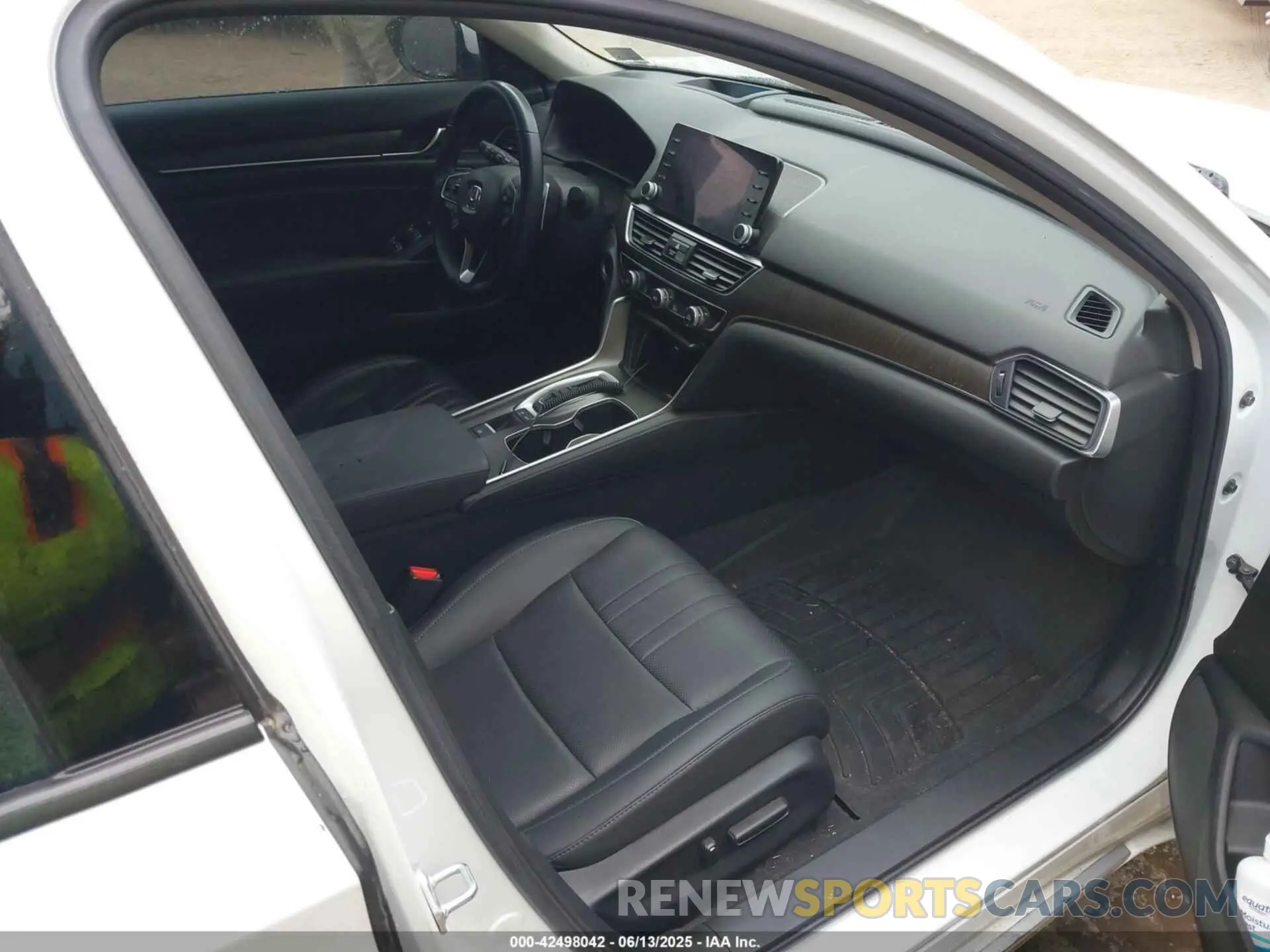 5 Photograph of a damaged car 1HGCV2F96MA018262 HONDA ACCORD 2021